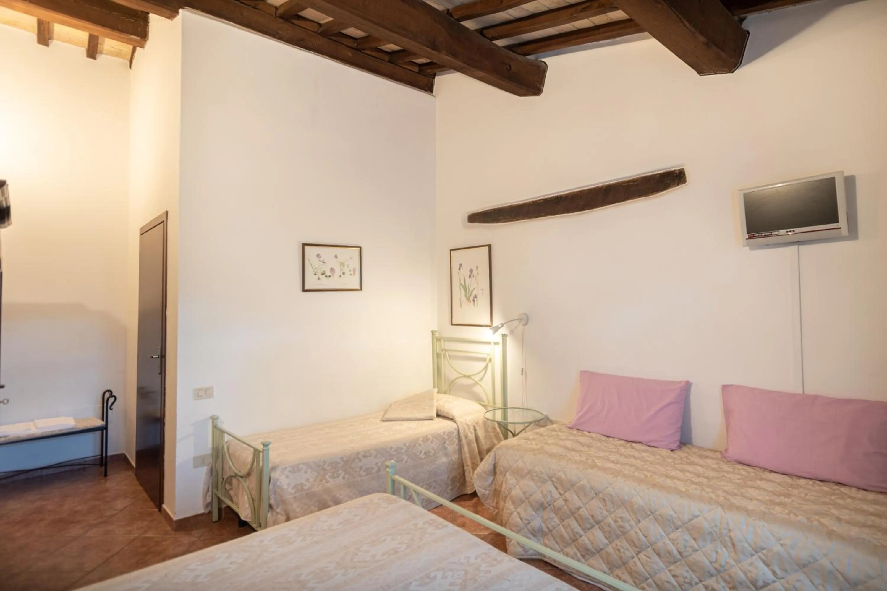 Photo of the whole room, Bed in Agriturismo Sasso Rosso