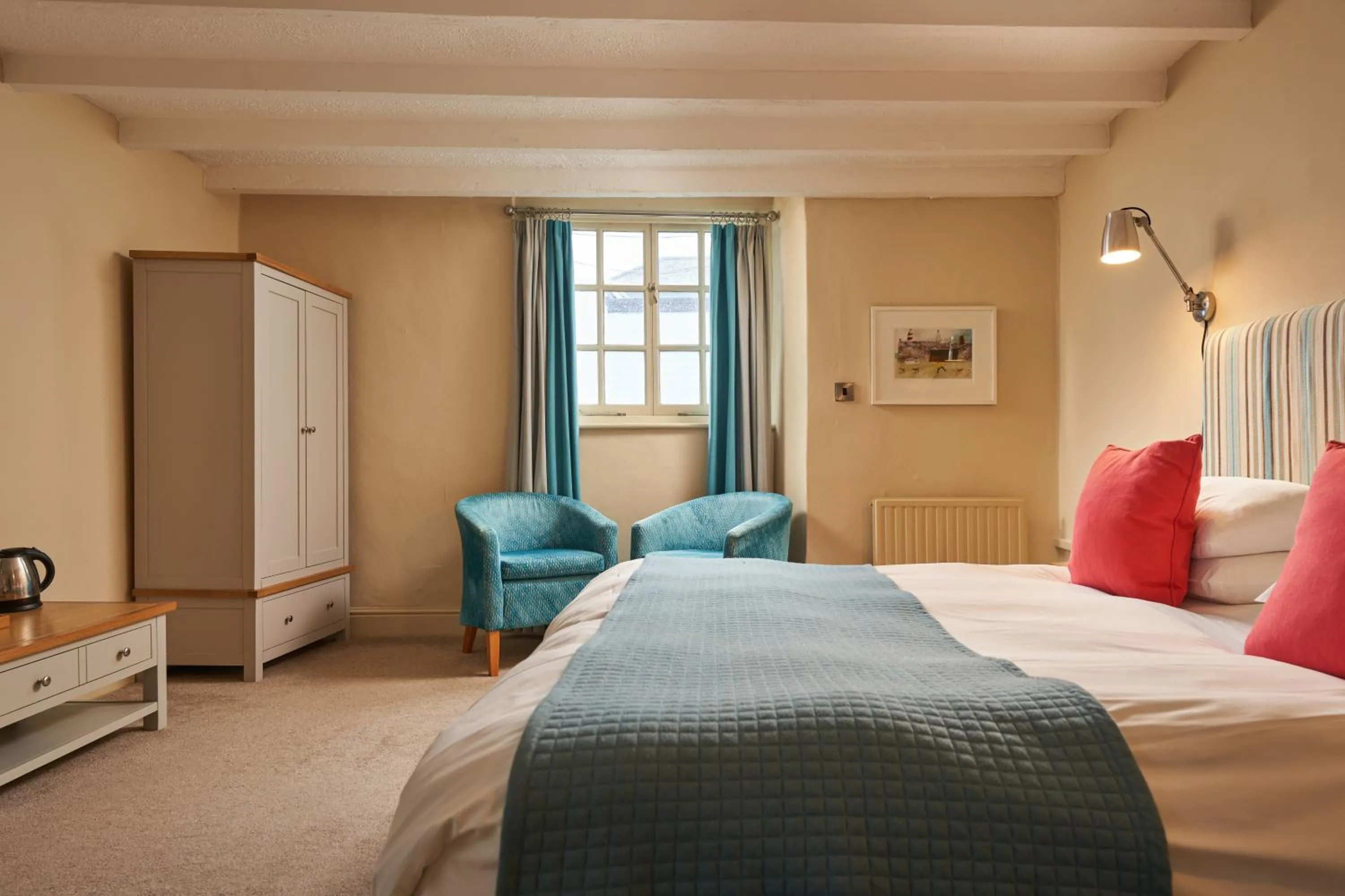 Photo of the whole room, Bed in The Old Custom House