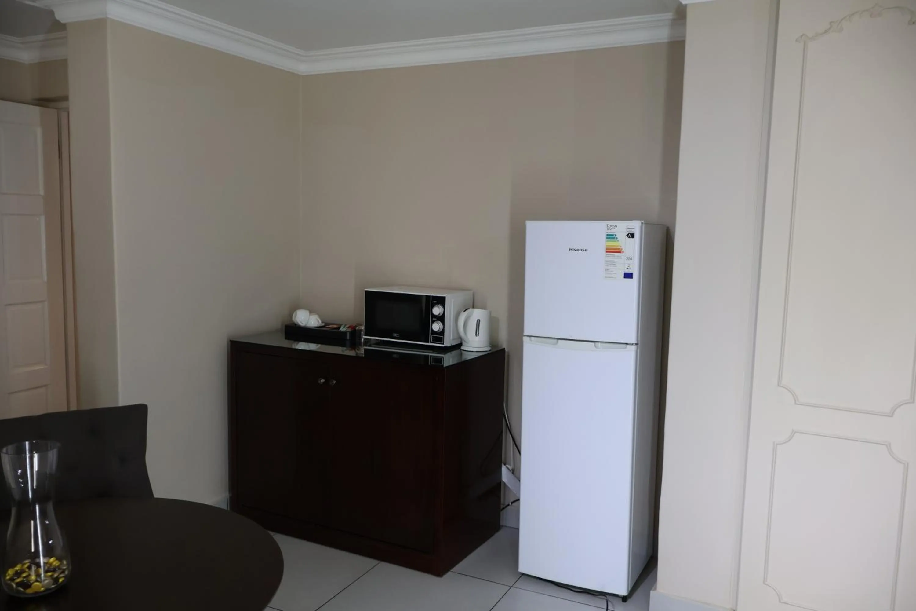 Food in Airport Gardens Boutique Hotel