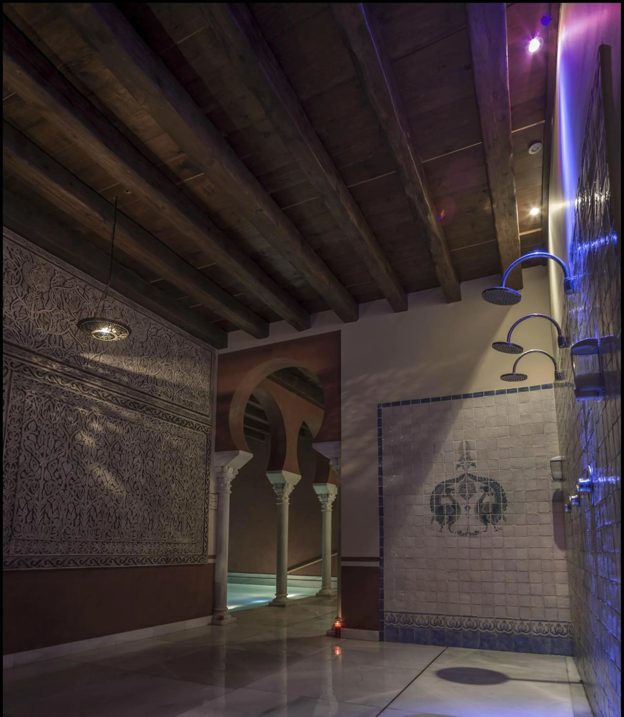 Shower in Hospederia Baños Arabes De Cordoba