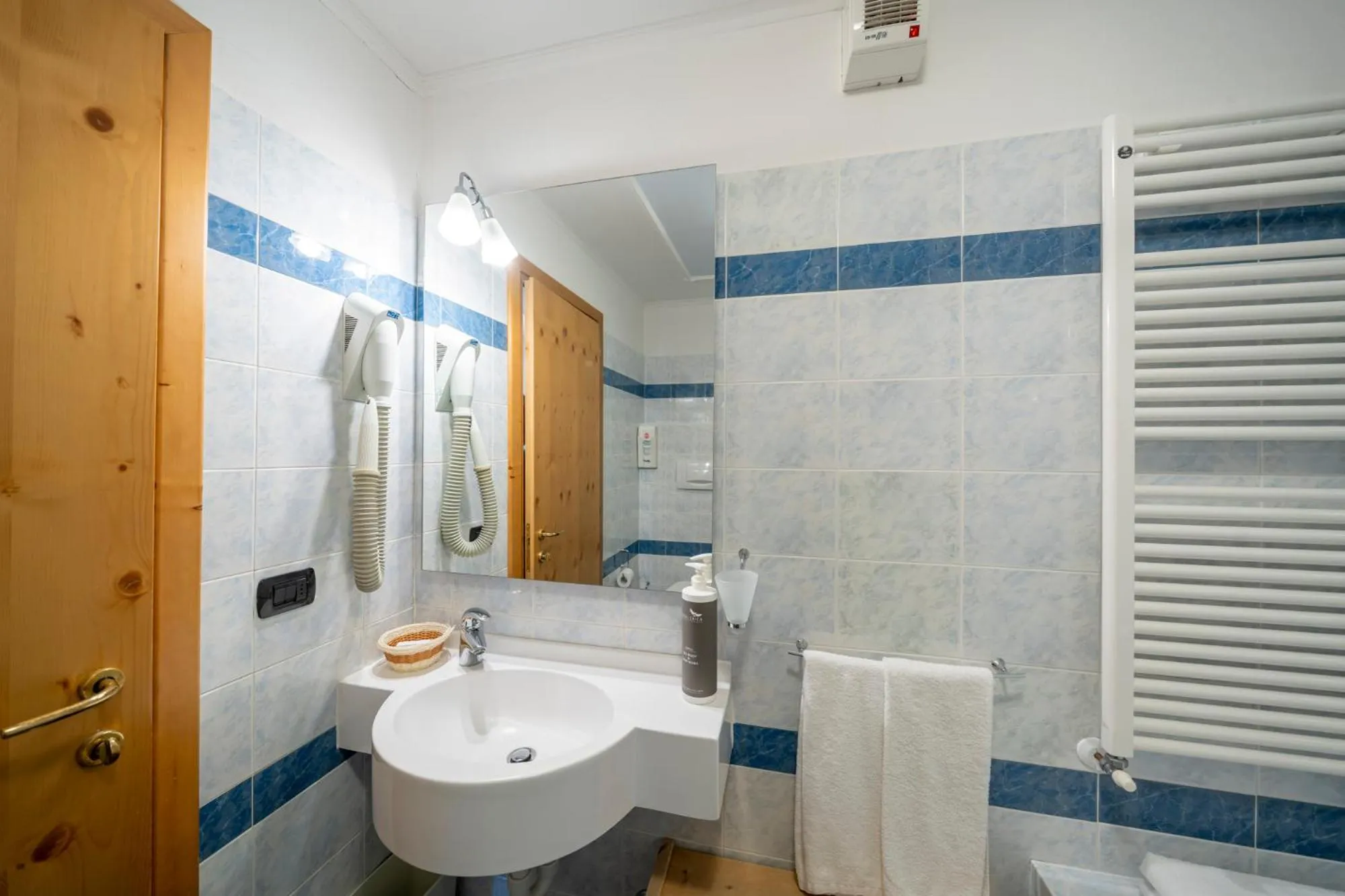 Bathroom in Hotel Erica