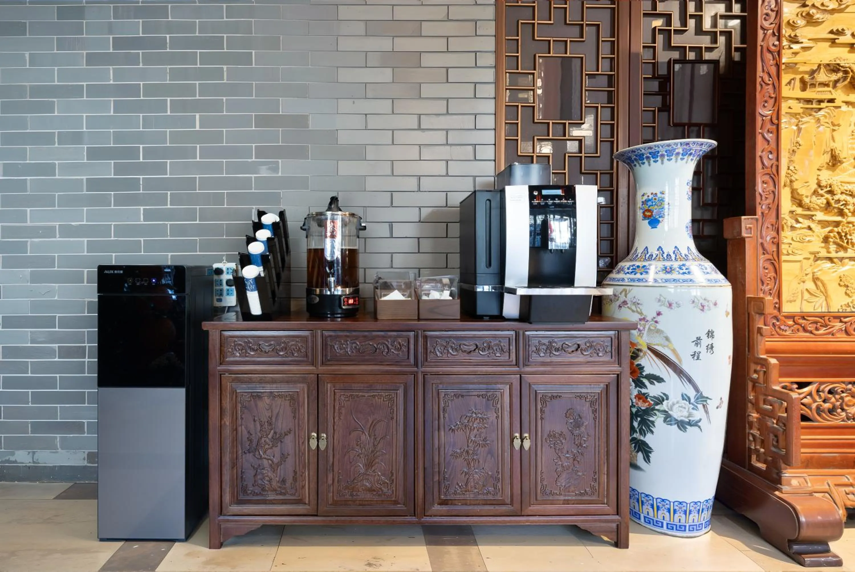 Coffee/tea facilities in Chinese Culture Holiday Hotel 唐府