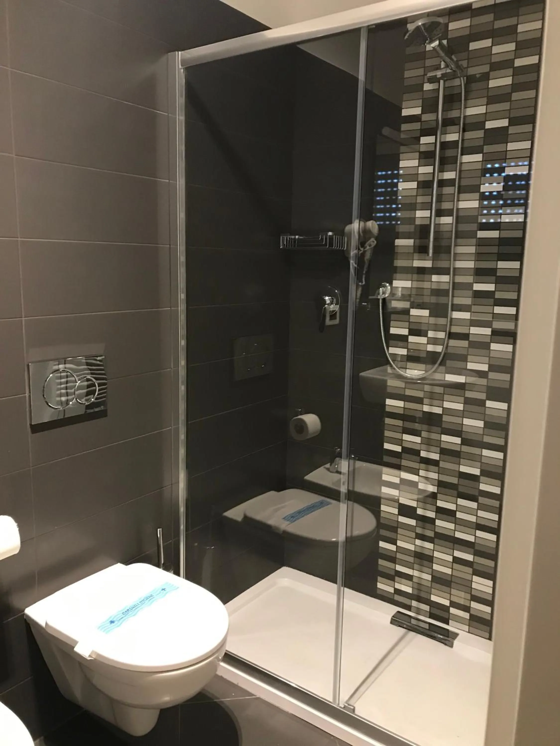 Bathroom in Hotel Mediterraneo