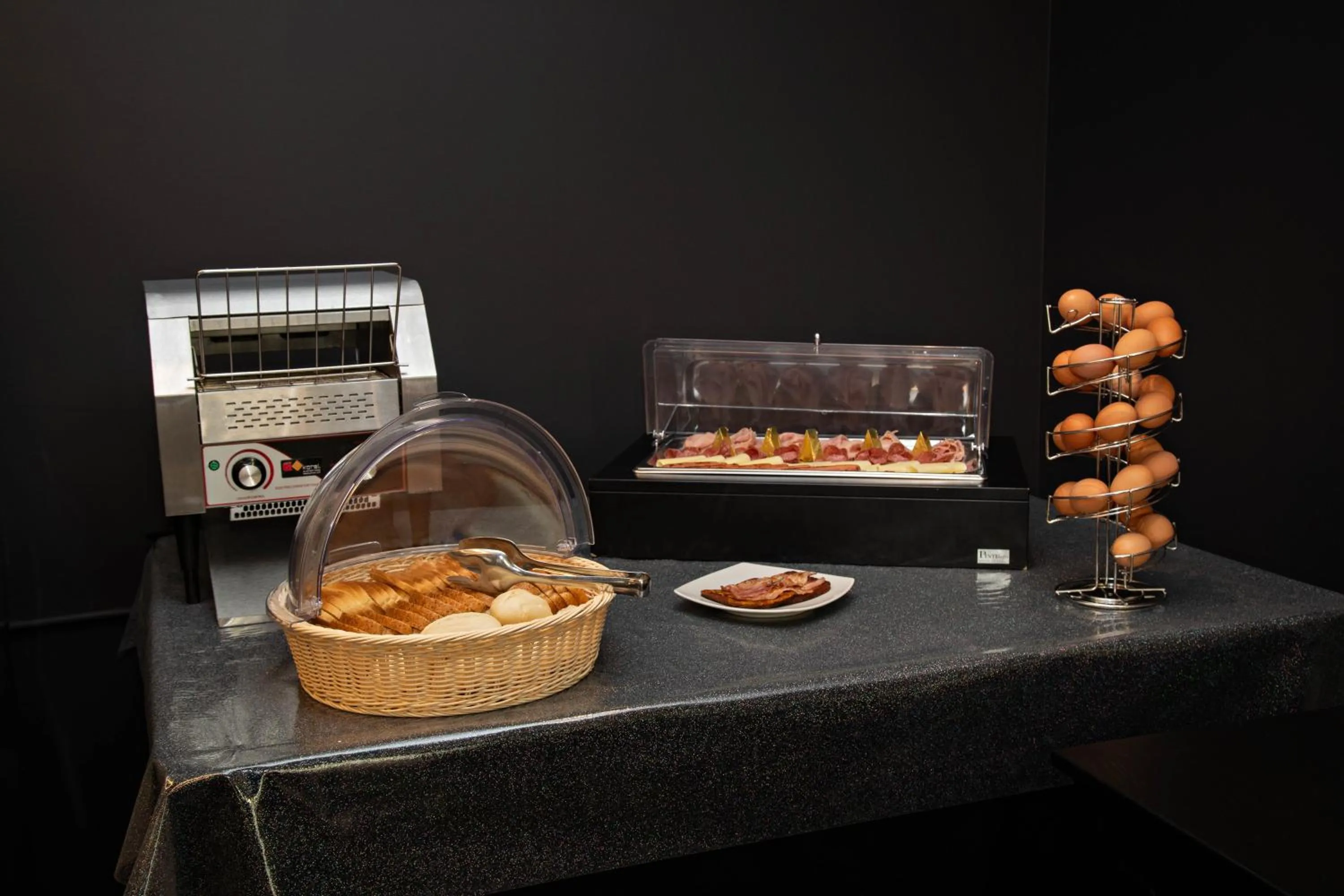 Buffet breakfast in Hotel Mediterraneo