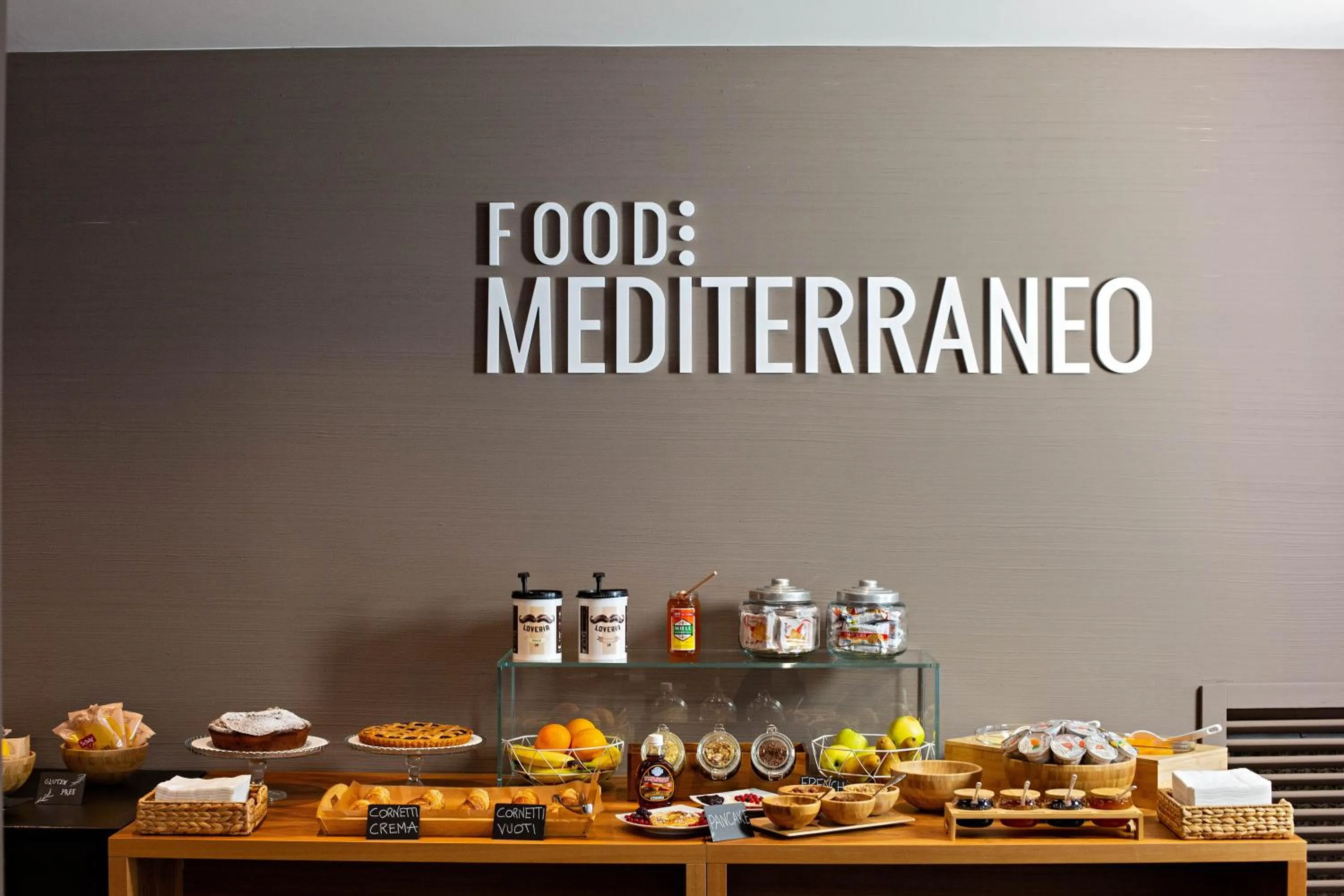 Buffet breakfast in Hotel Mediterraneo