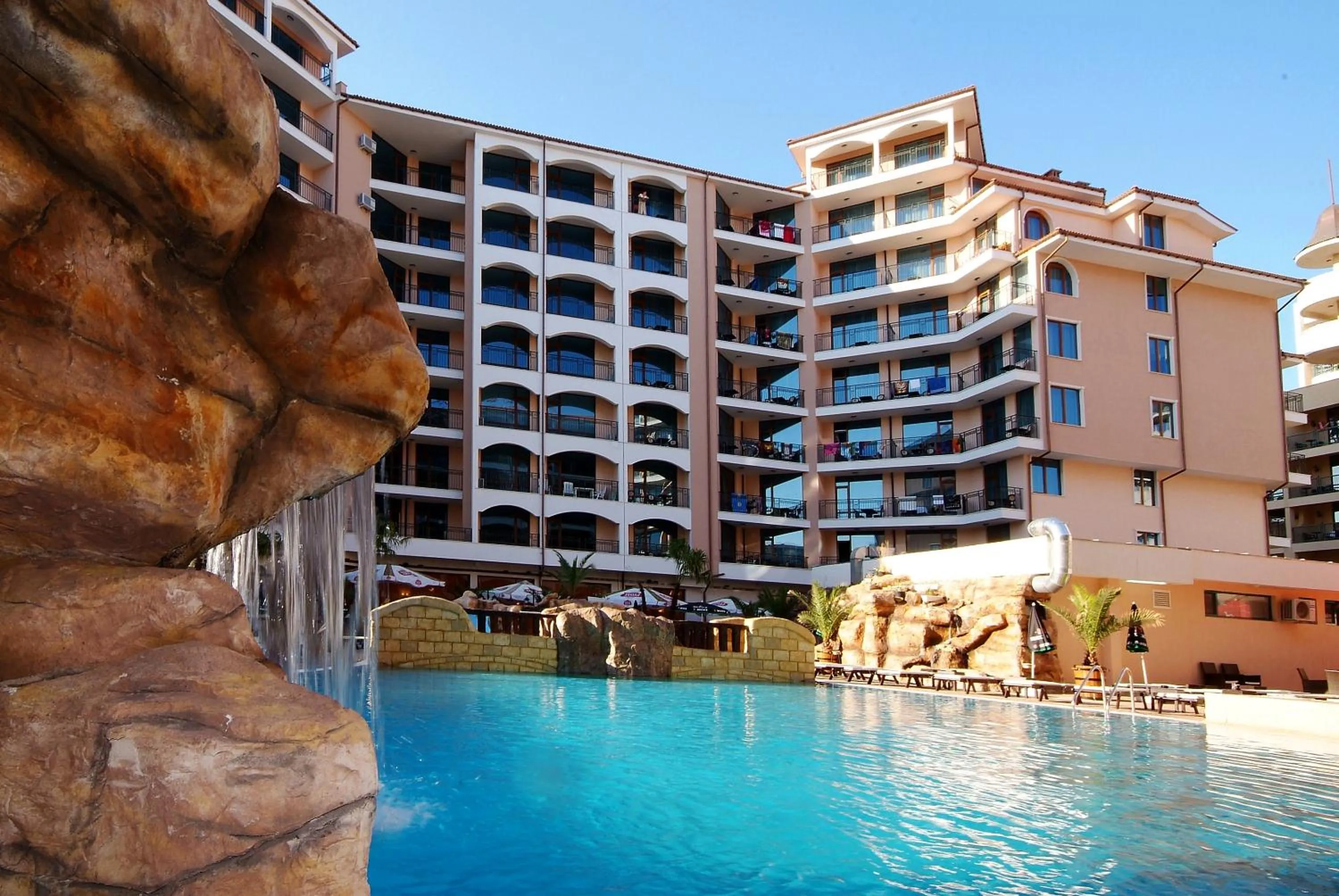 Swimming pool in Karolina Hotel