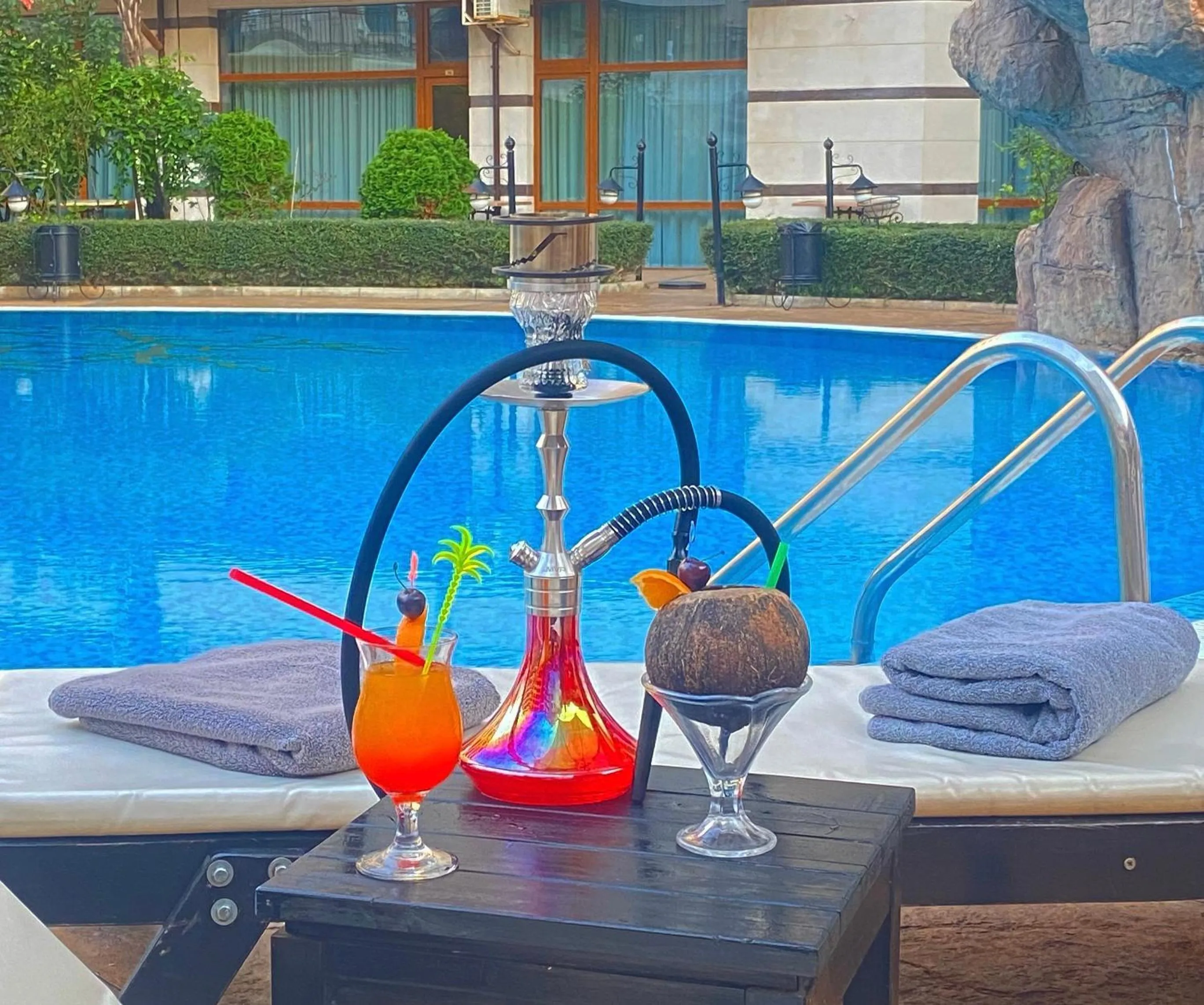 Swimming pool in Karolina Hotel