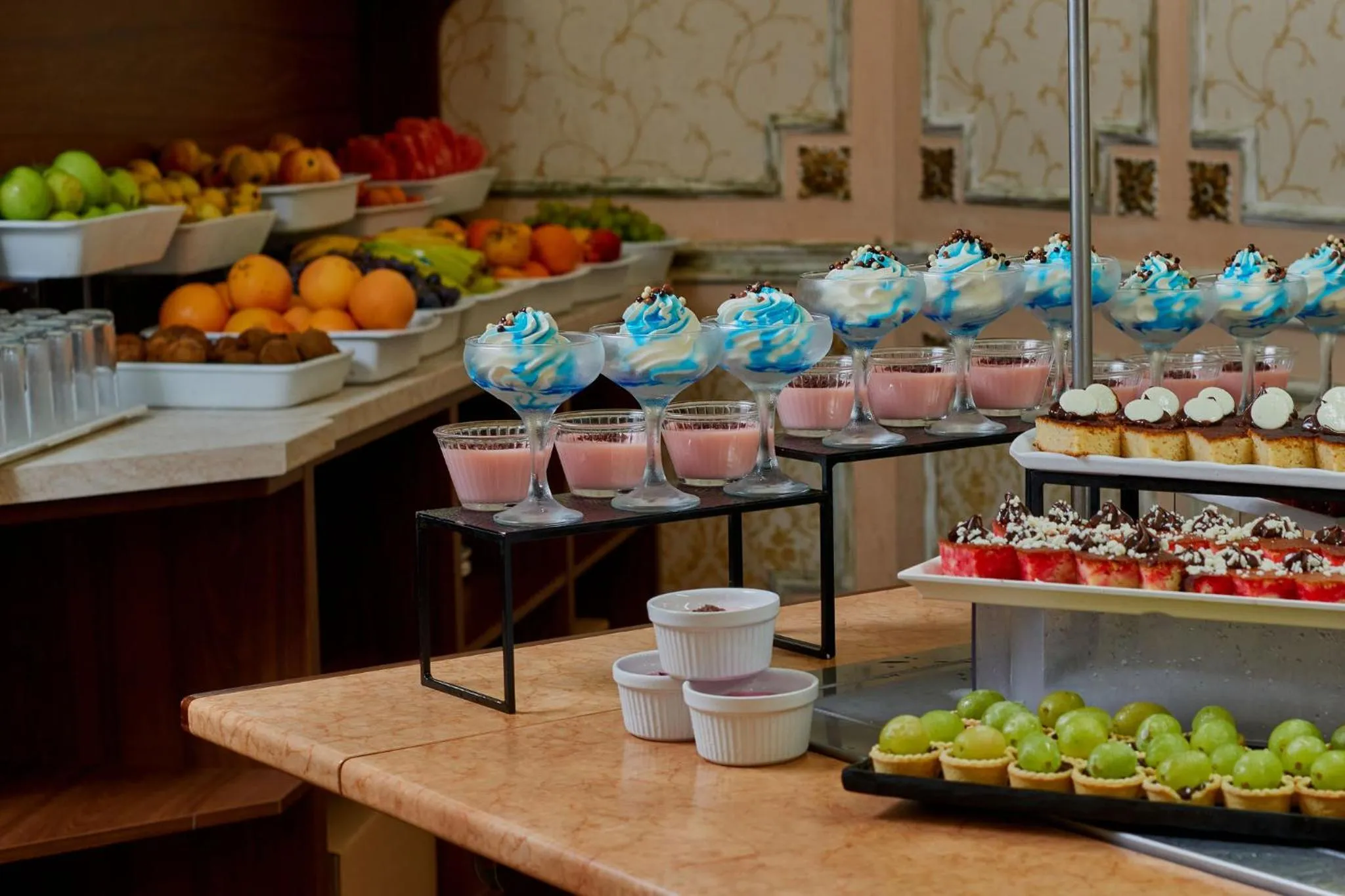 Food in Karolina Hotel