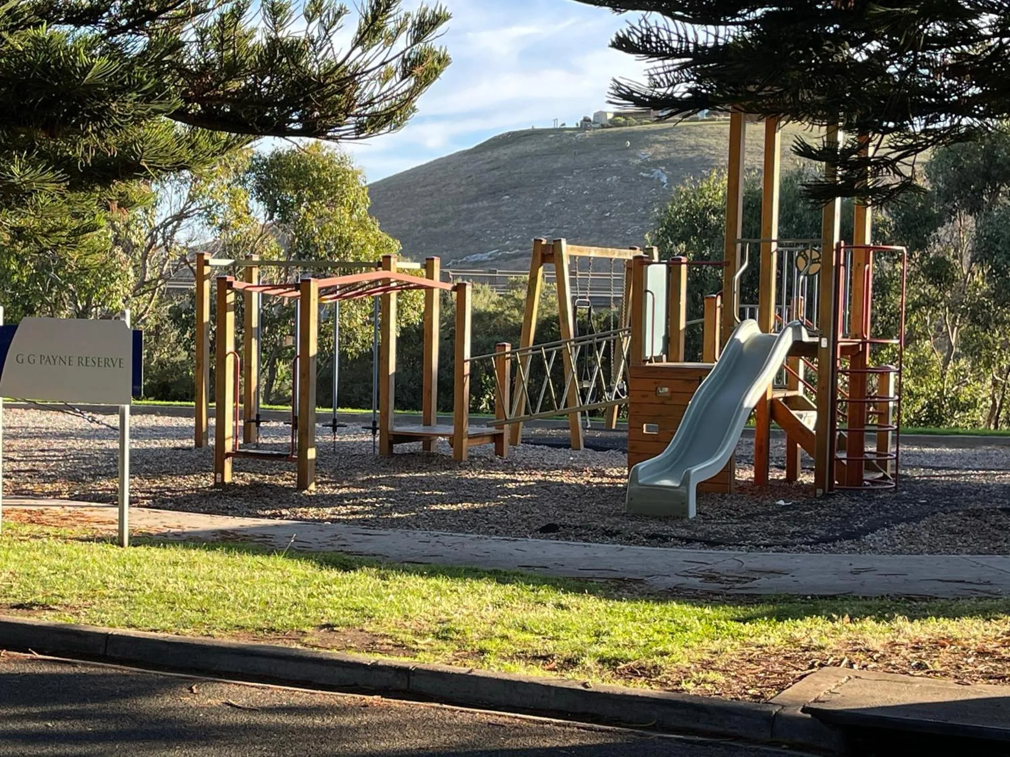 Children play ground in Austral Place 88 via Merri River