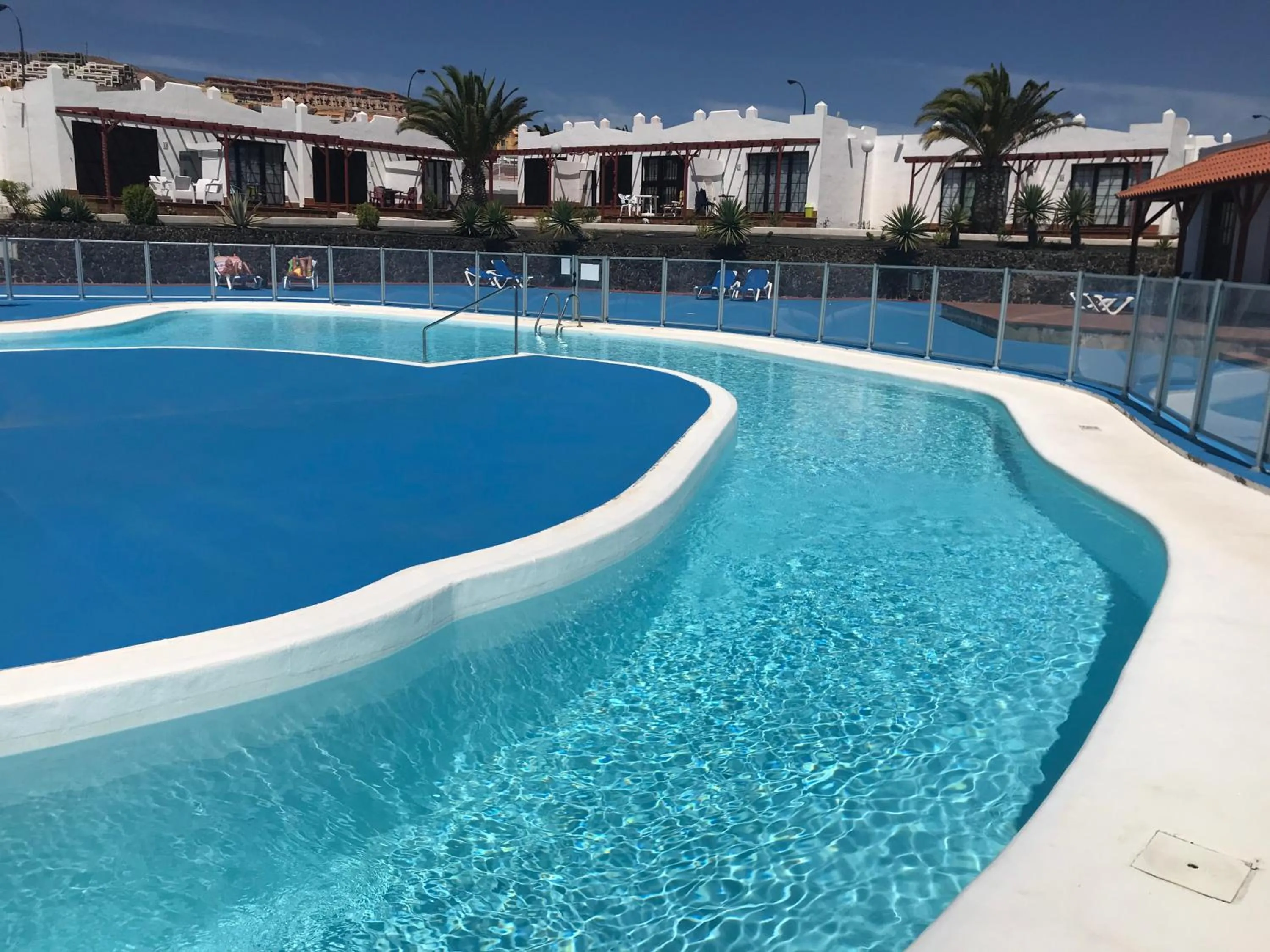 Pool view in Bungalow Silvia