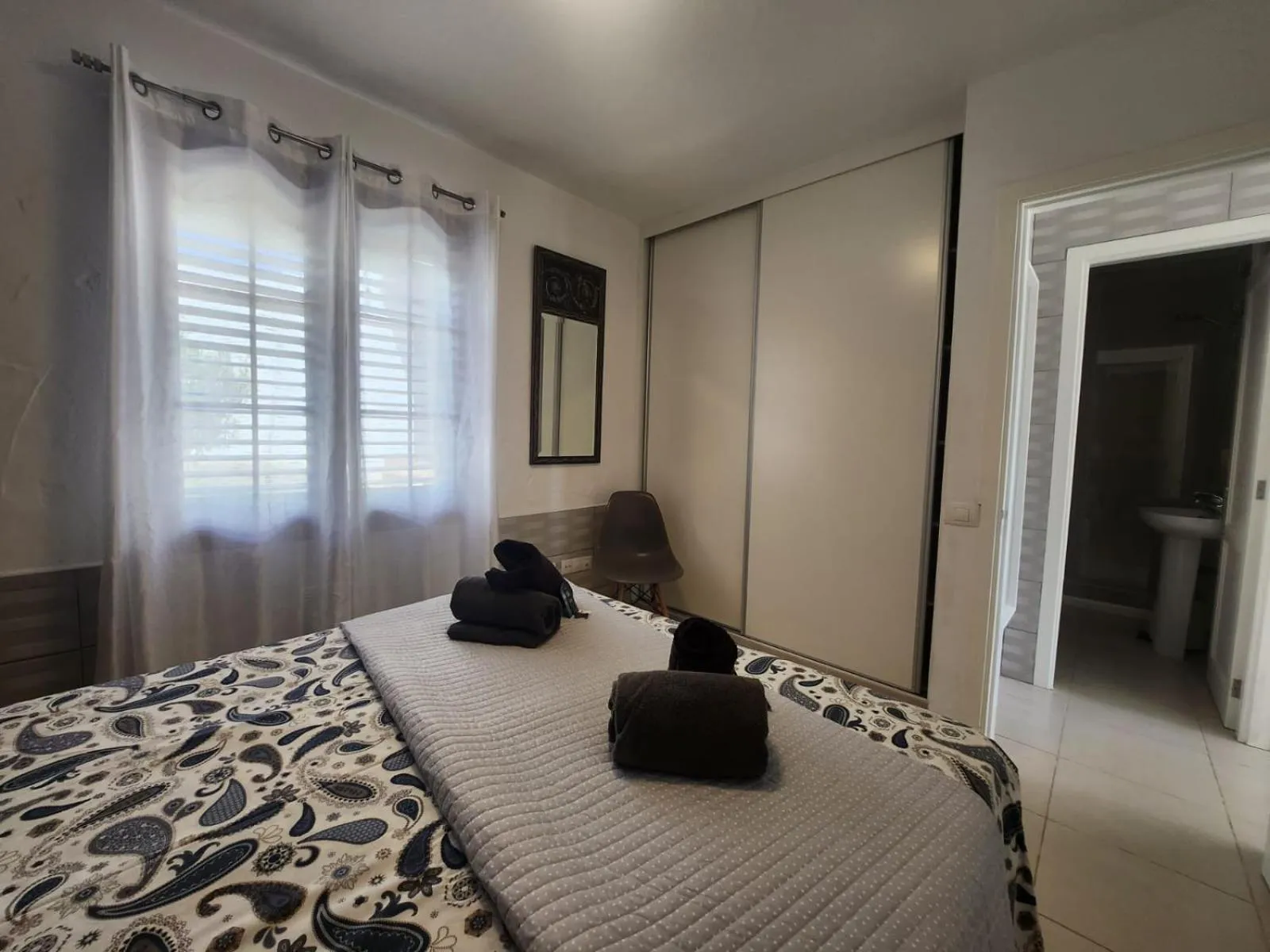 wardrobe, Bed in Bungalow Silvia