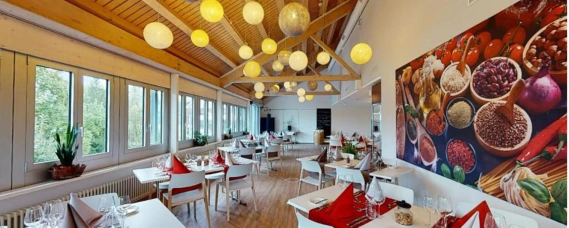 Restaurant/places to eat in Hotel Seaside