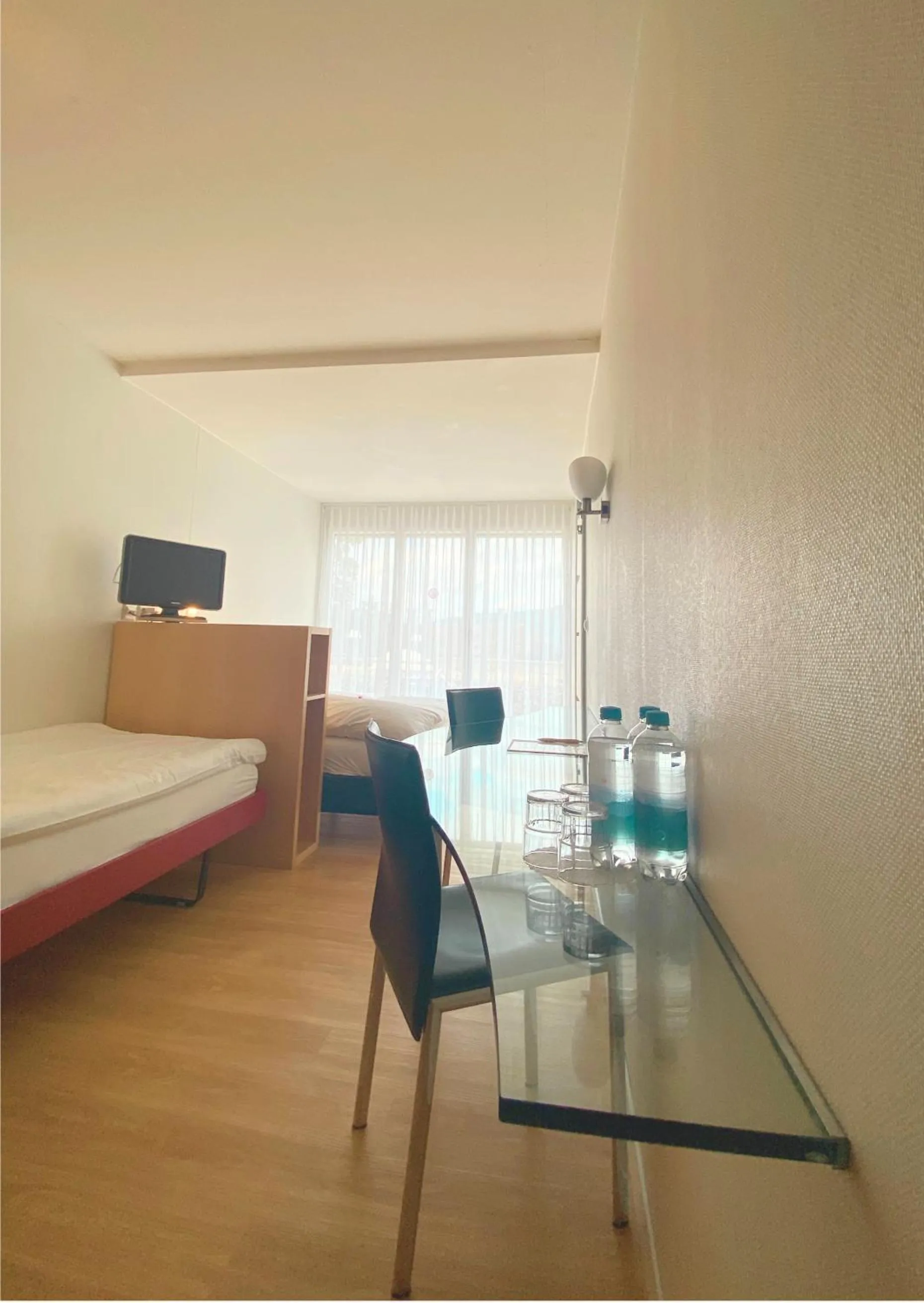 Balcony/Terrace, Bed in Hotel Seaside