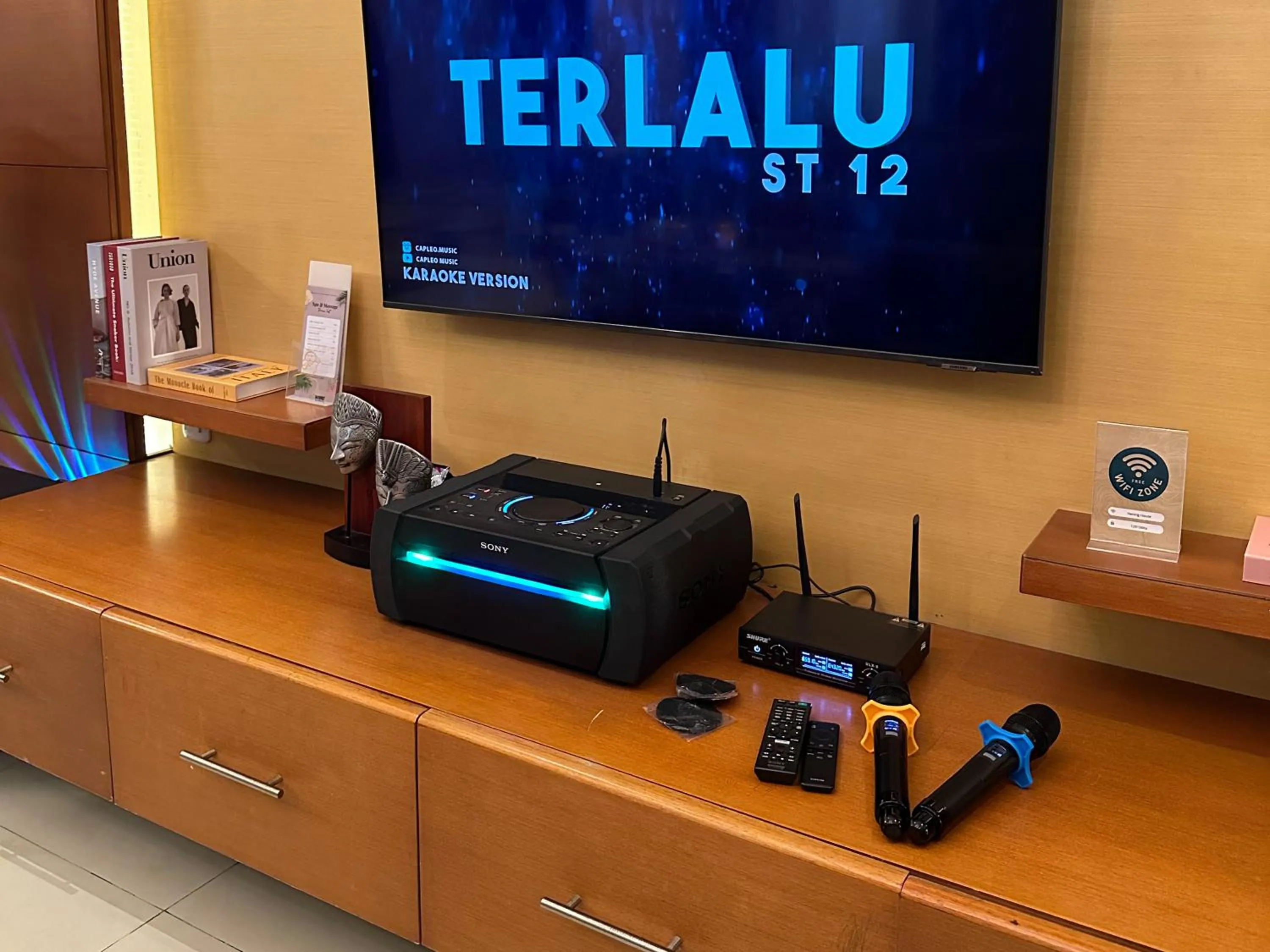 Karaoke in Hening Pool Residence