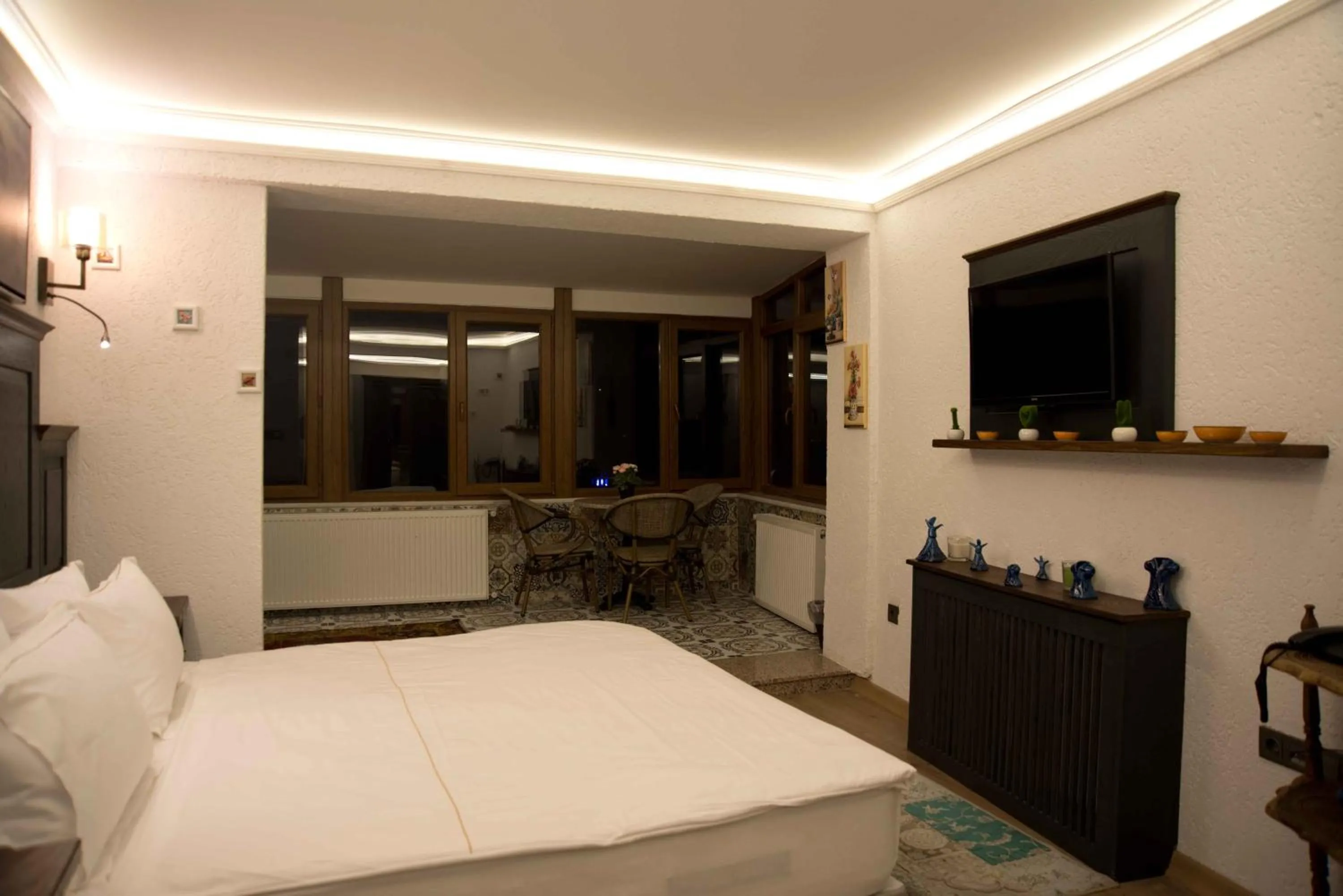 TV and multimedia, Bed in Blue Tuana Hotel Old City