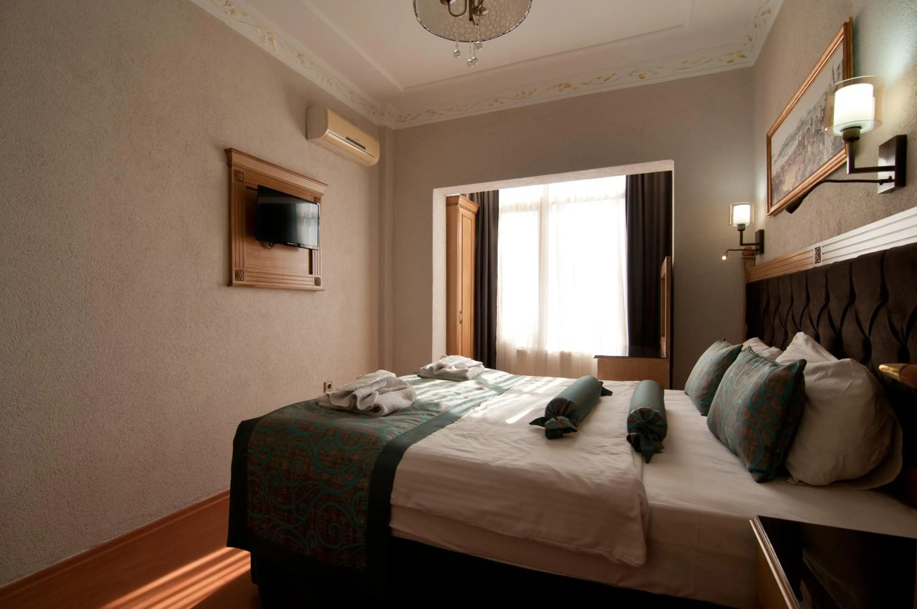 Bed in Blue Tuana Hotel Old City