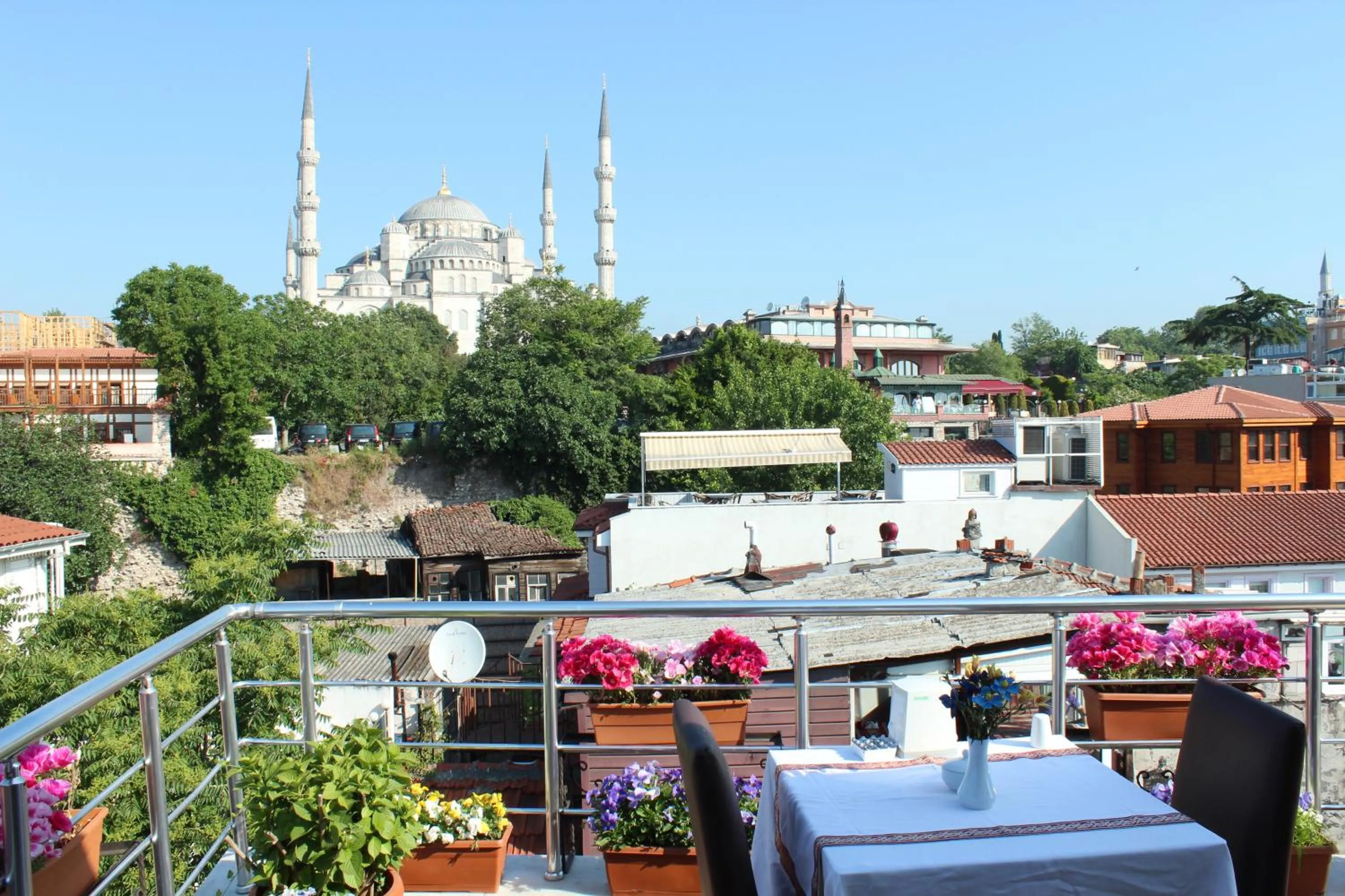 Balcony/Terrace in Blue Tuana Hotel Old City