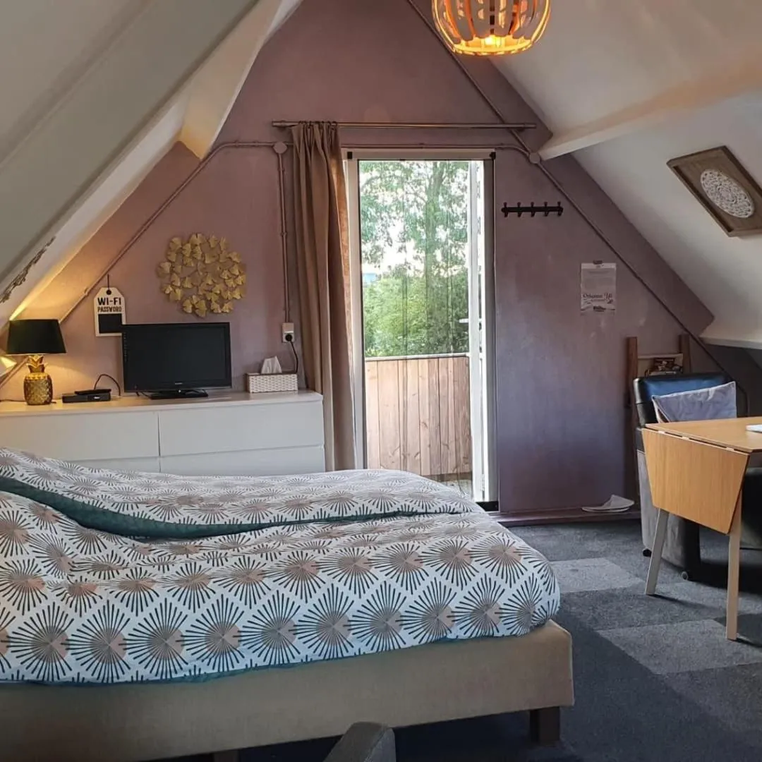 Bed in Logeren op Dijk43