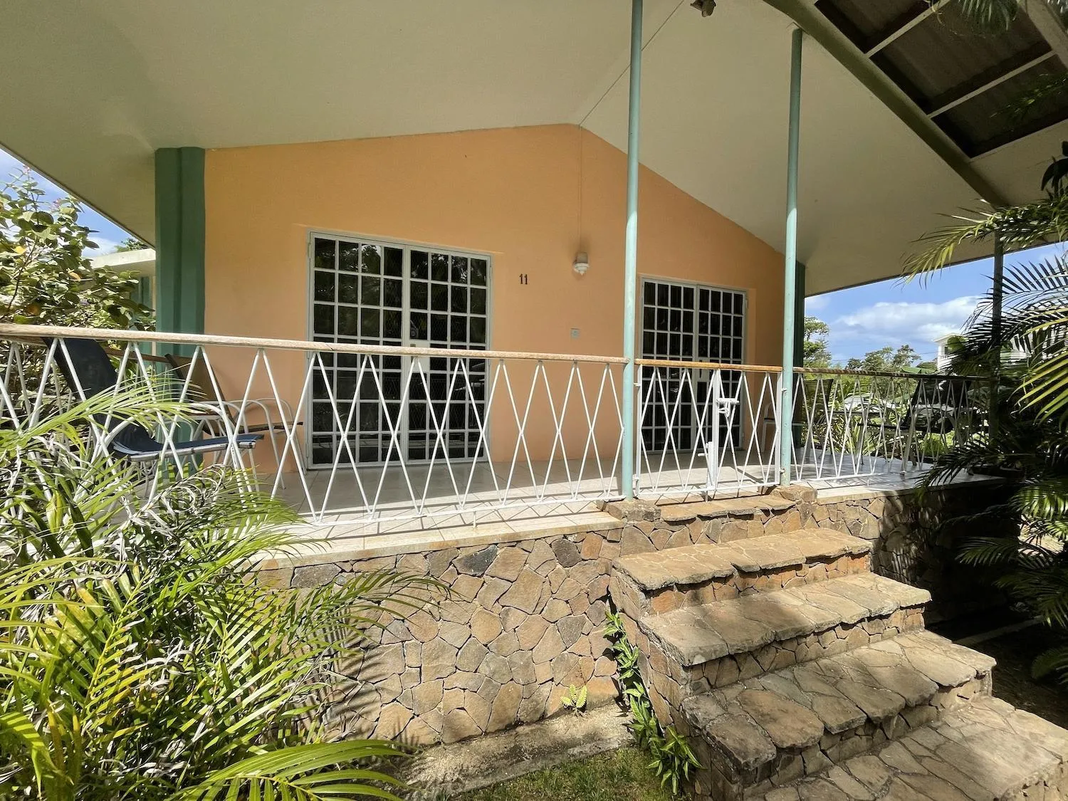 Facade/entrance in Kootney Resorts