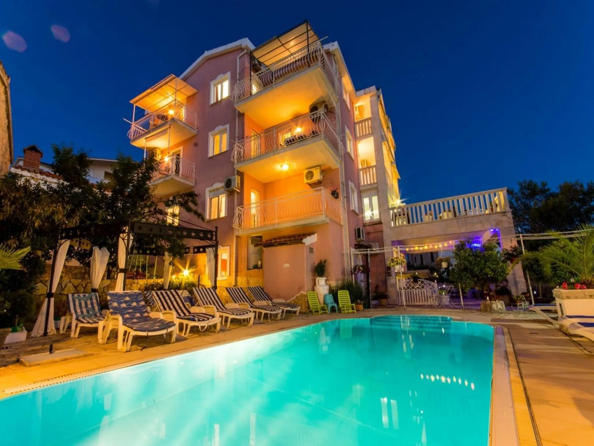 Property building in Villa Stil