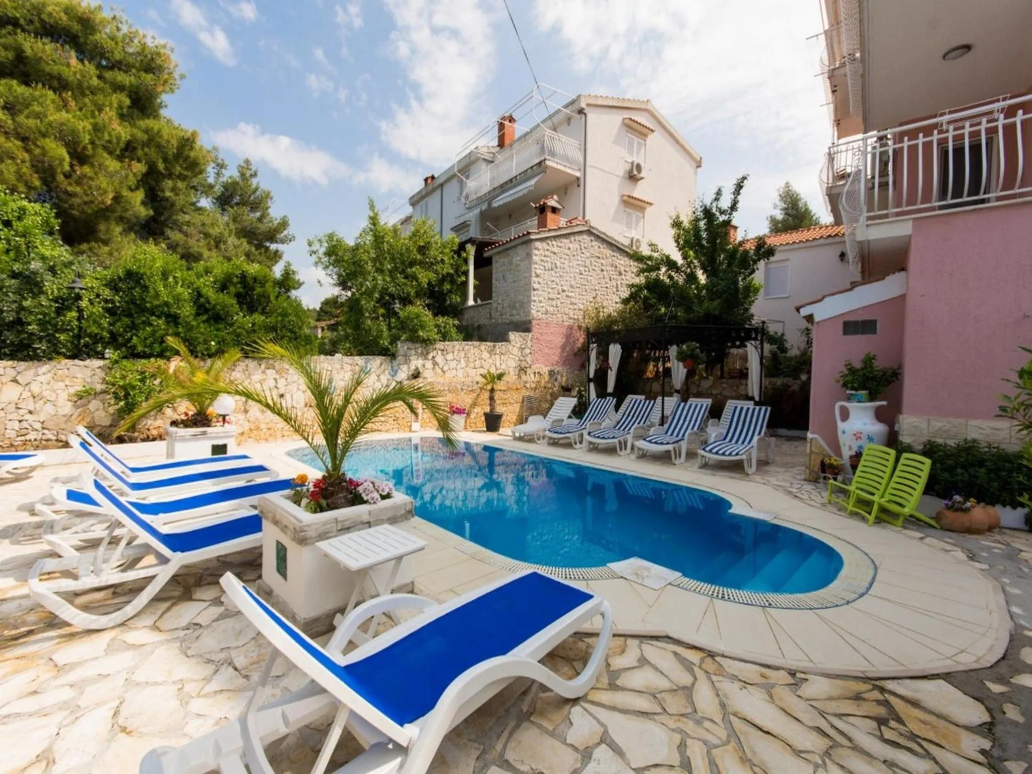 Swimming pool in Villa Stil