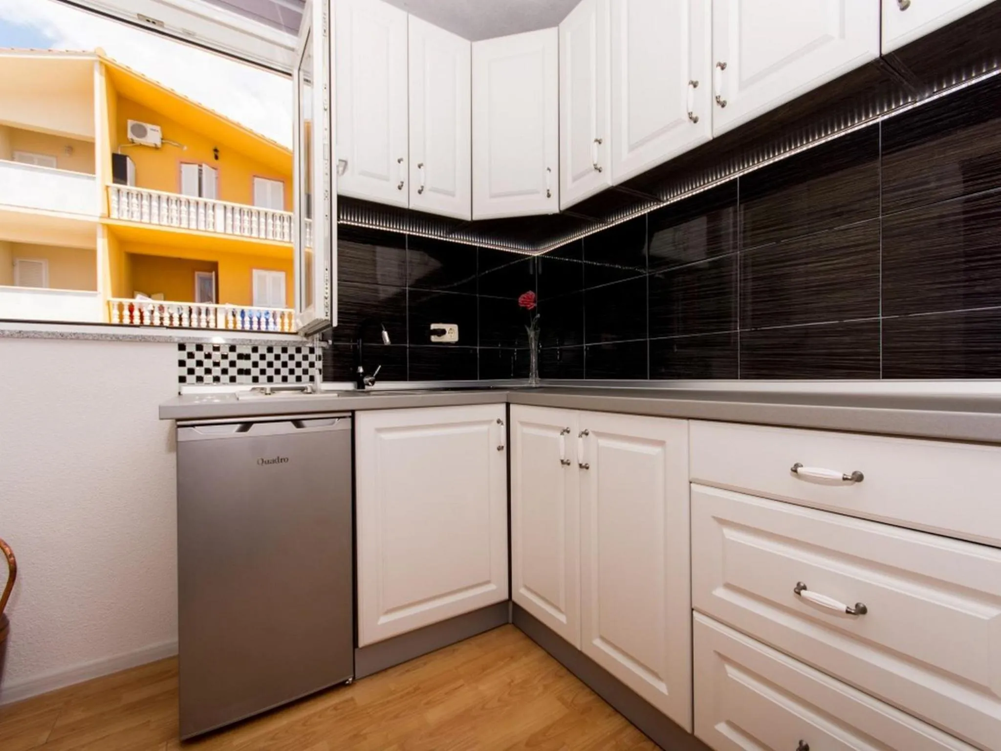 Kitchen or kitchenette in Villa Stil