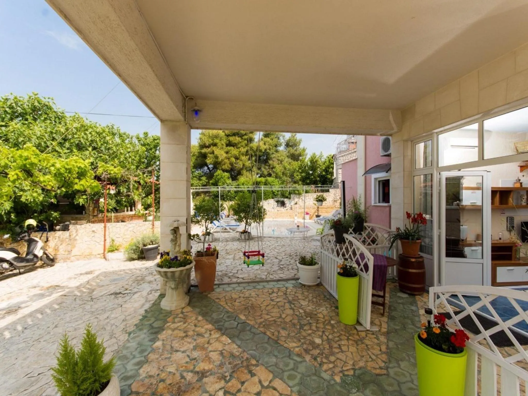 Property building in Villa Stil