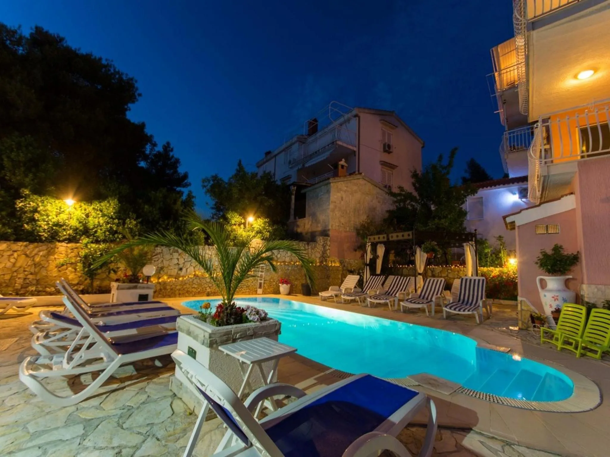 Swimming pool in Villa Stil