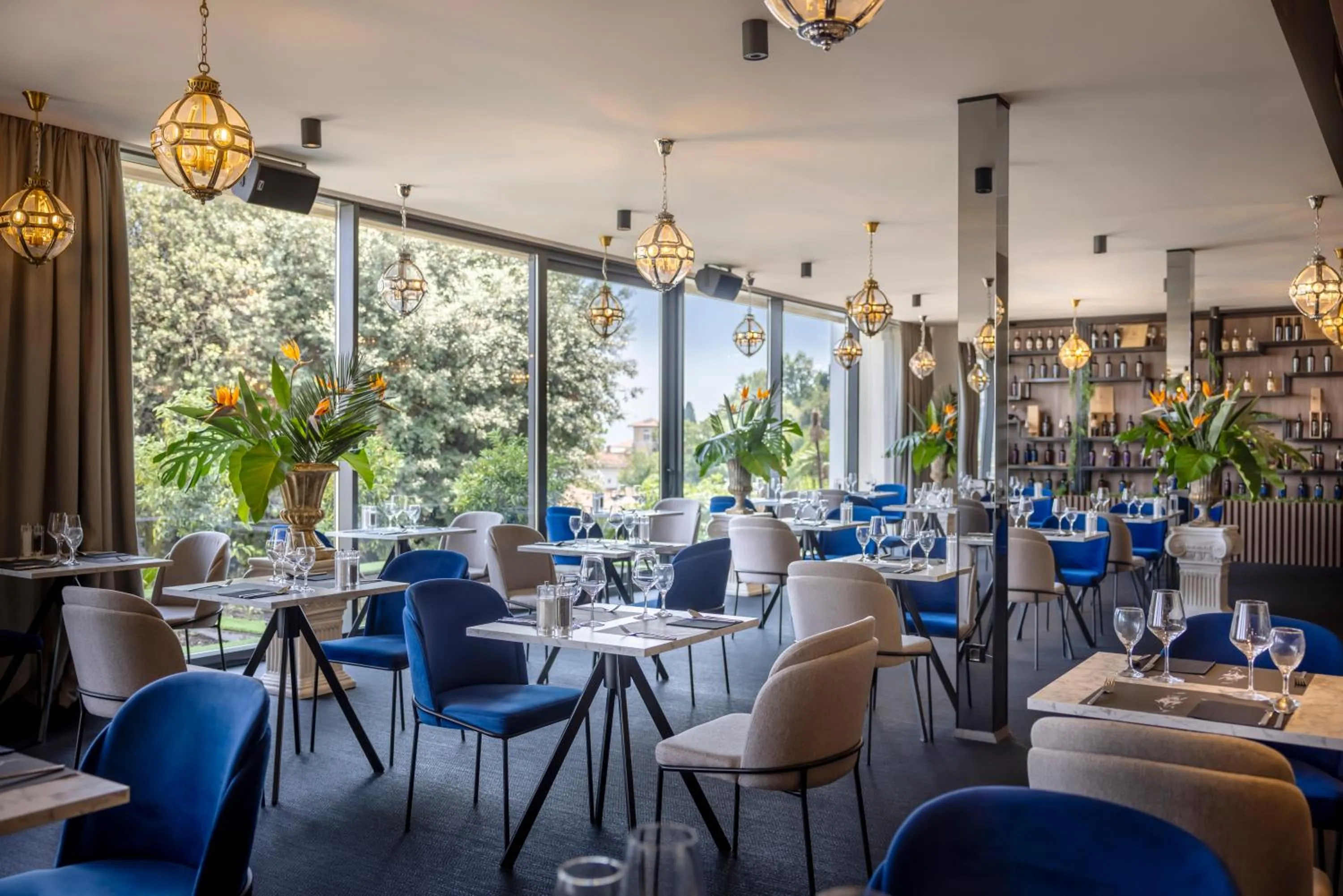 Restaurant/places to eat in Grand Hotel Adriatic II