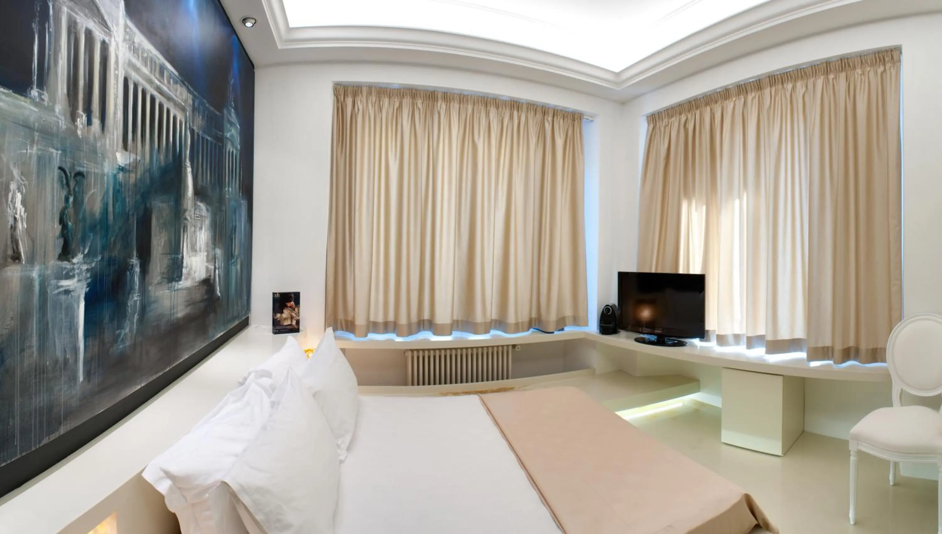 Photo of the whole room in Bdb Luxury Rooms San Pietro