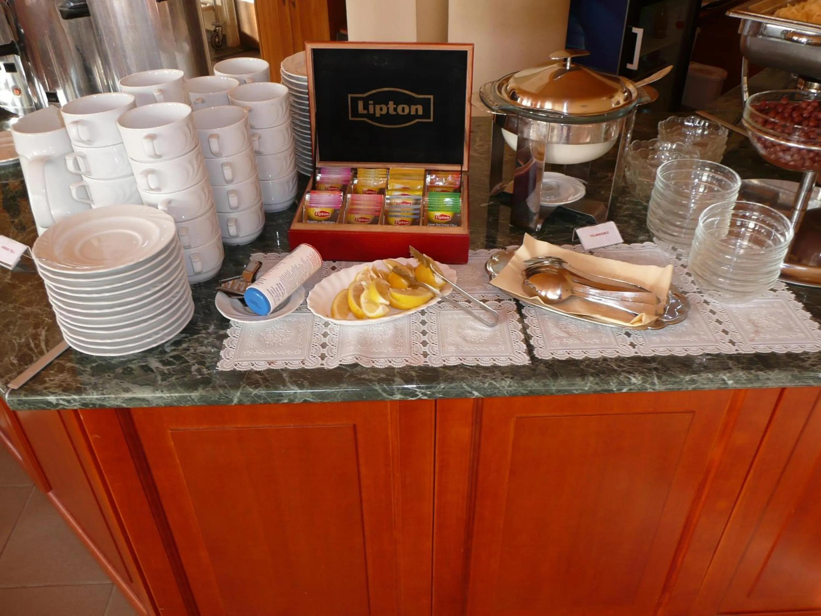 Restaurant/places to eat in Hotel Ovit