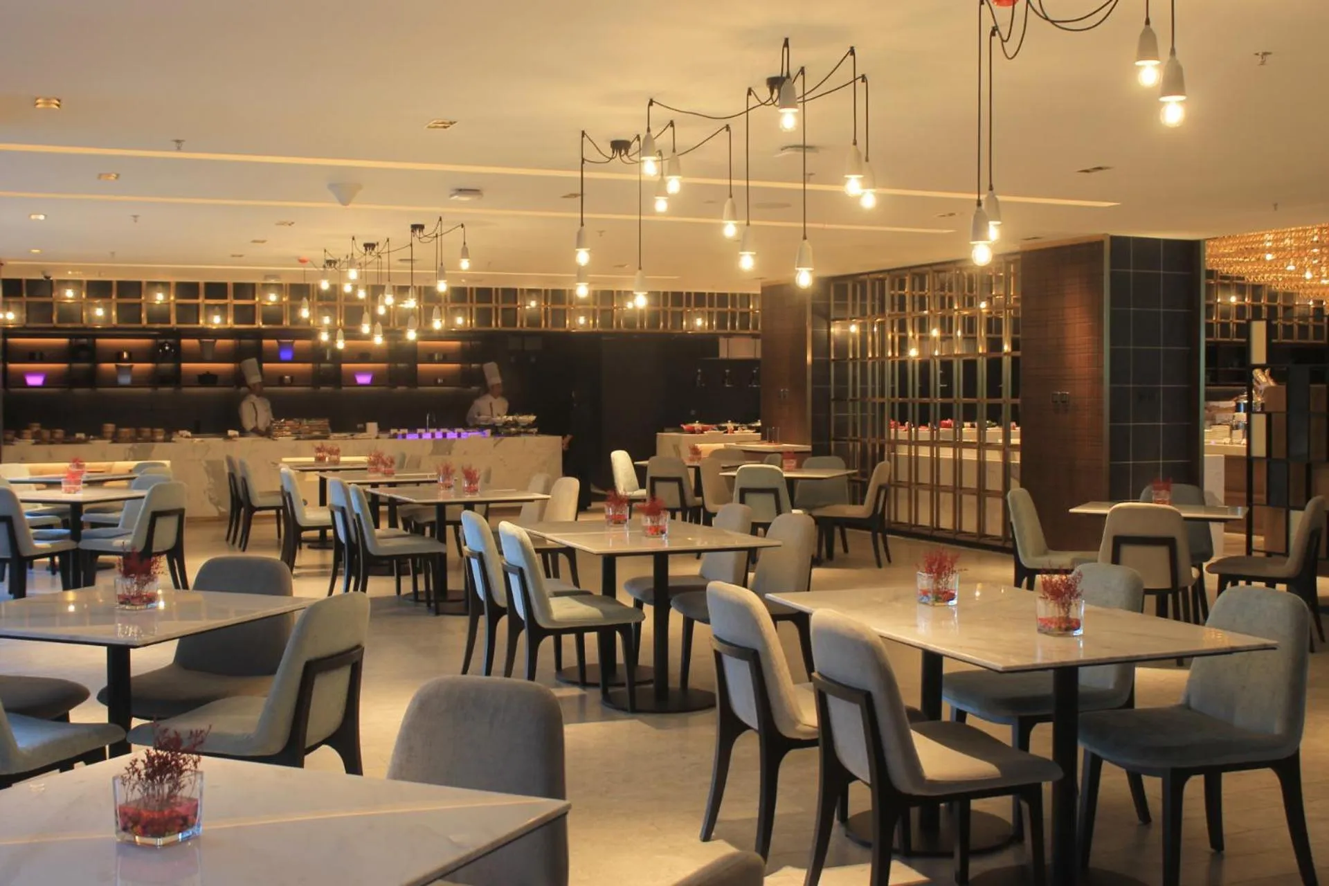 Food and drinks in Wyndham Grand Yangon