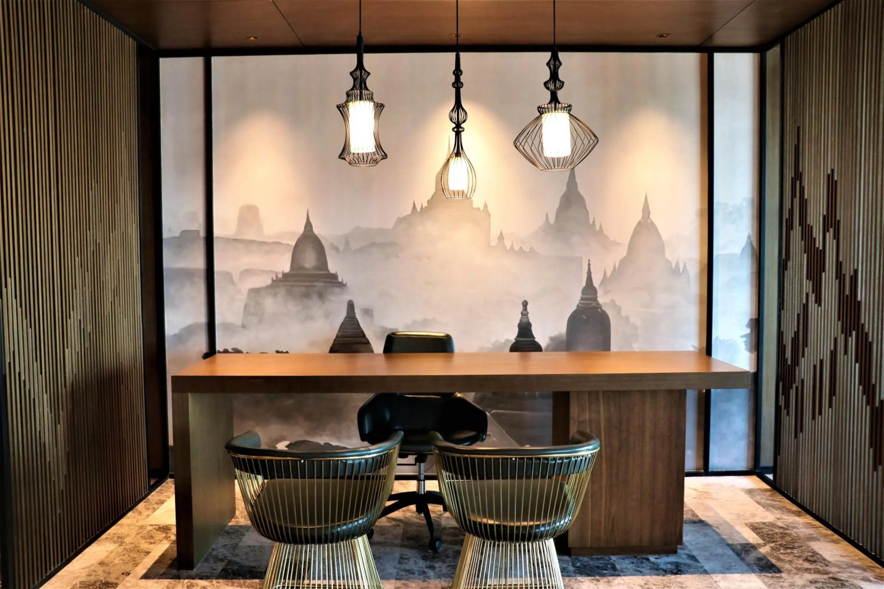 Lounge or bar in Wyndham Grand Yangon