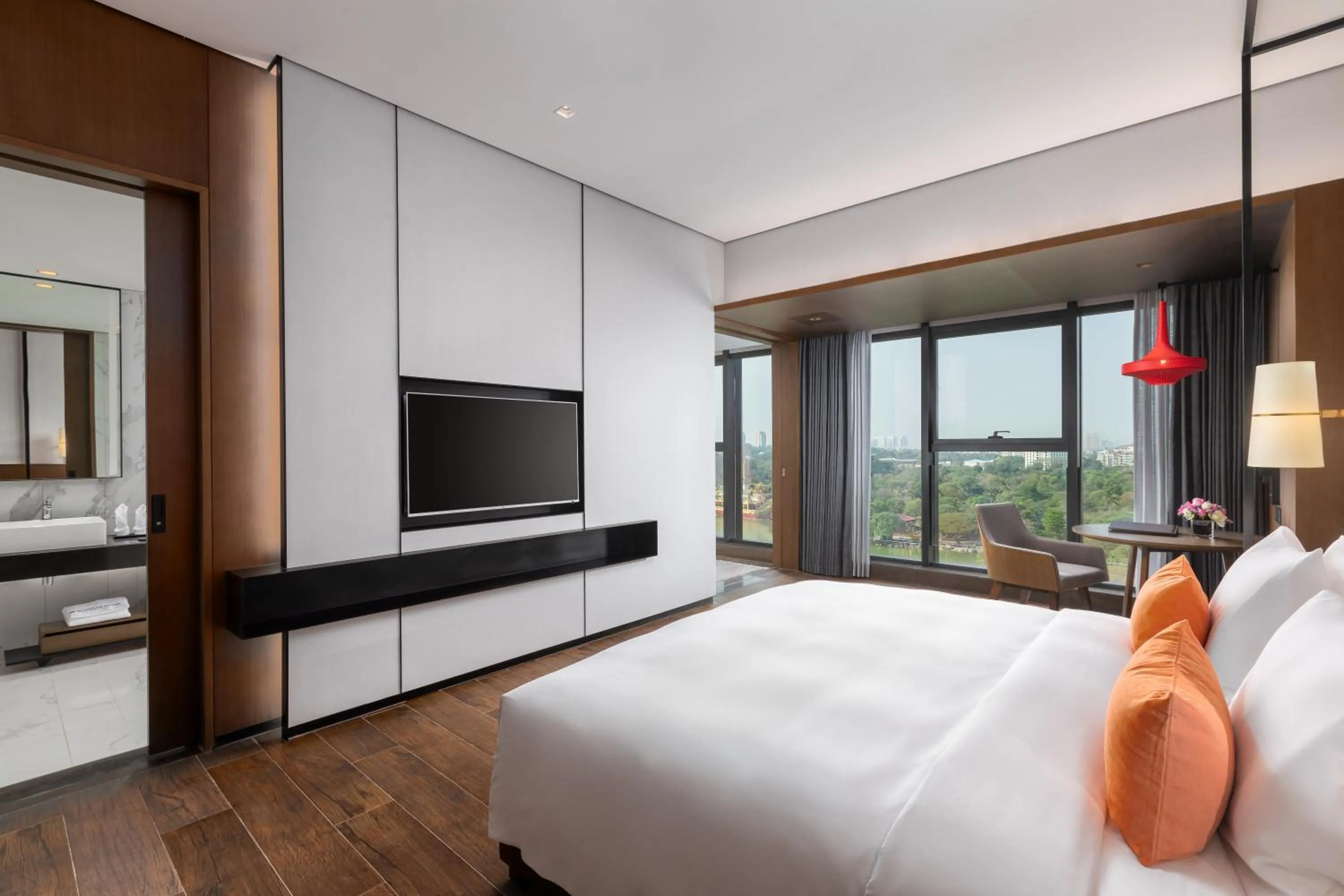 Lake view, Bed in Wyndham Grand Yangon