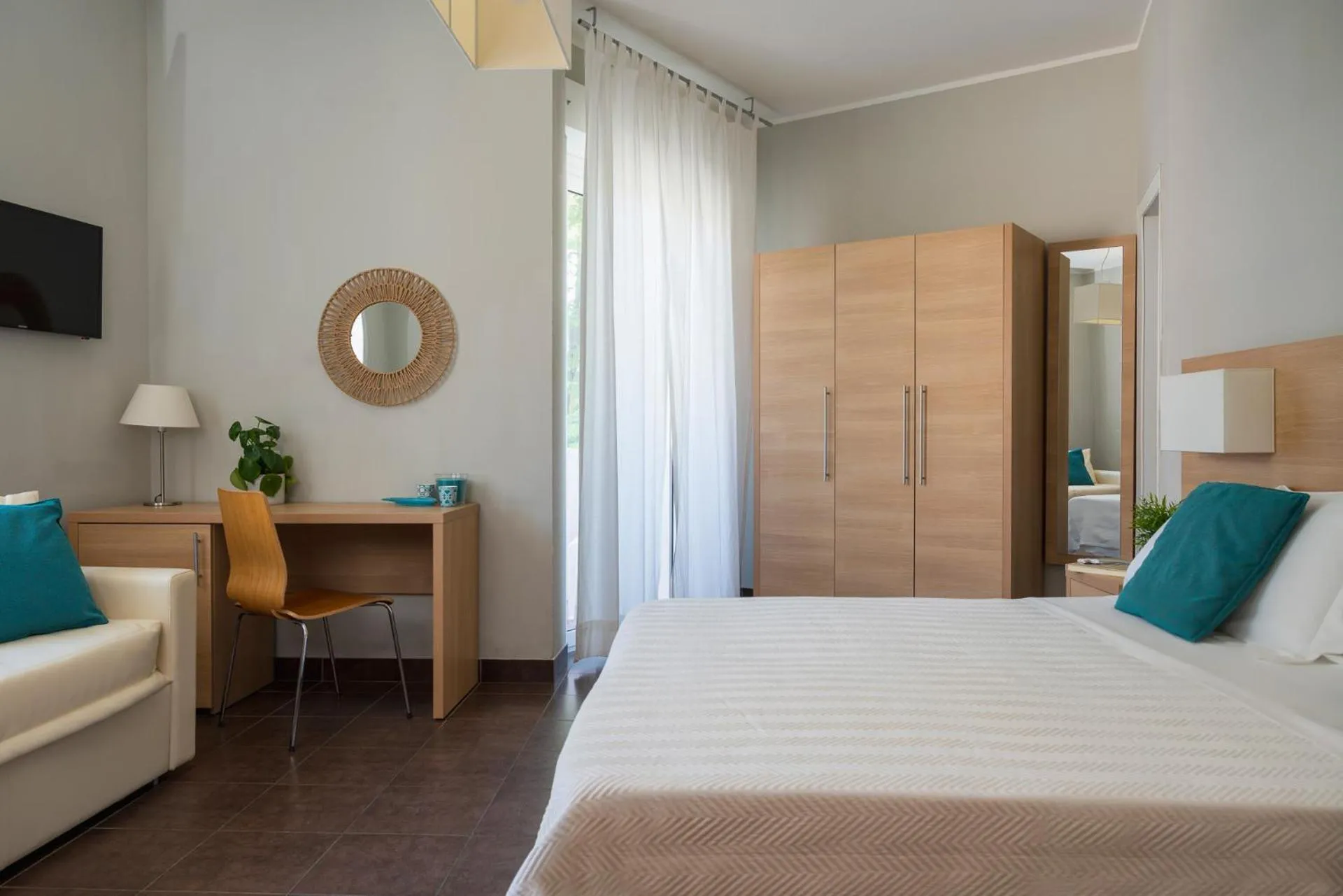 Photo of the whole room, Bed in Duparc Hotel