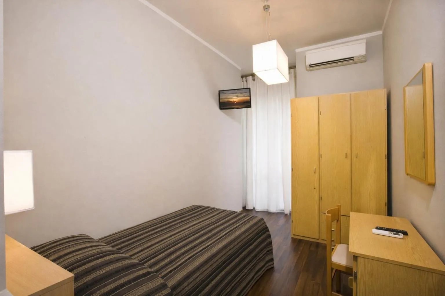 Bedroom, Bed in Duparc Hotel