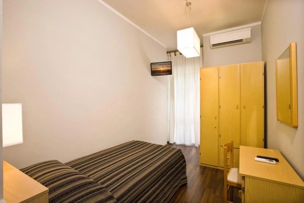 Bedroom, Bed in Duparc Hotel