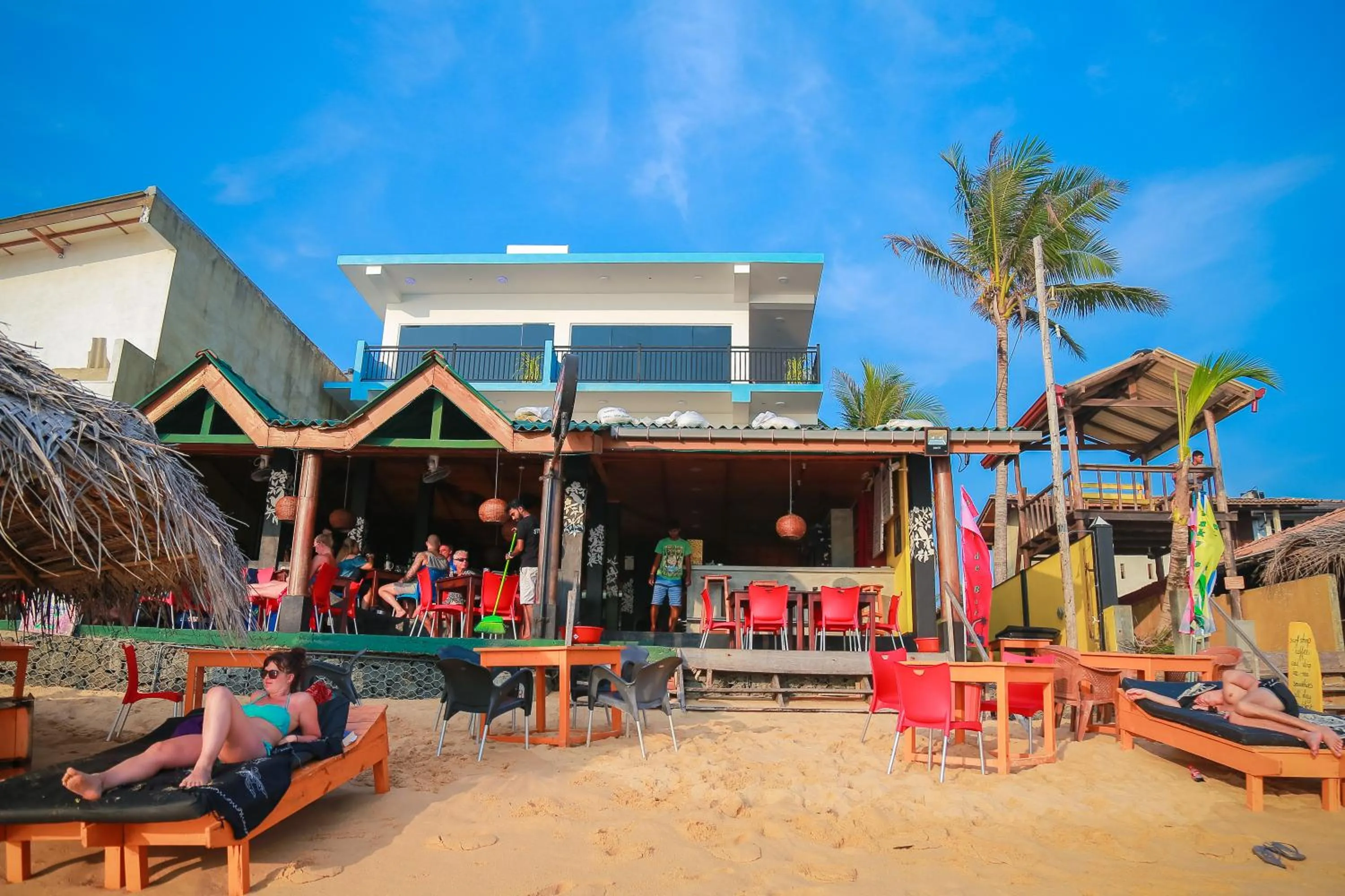 Restaurant/places to eat in Funky Hotel