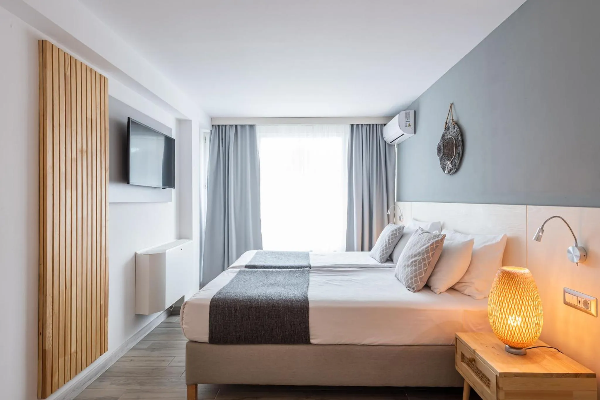 Photo of the whole room, Bed in iHotel Sunny Beach