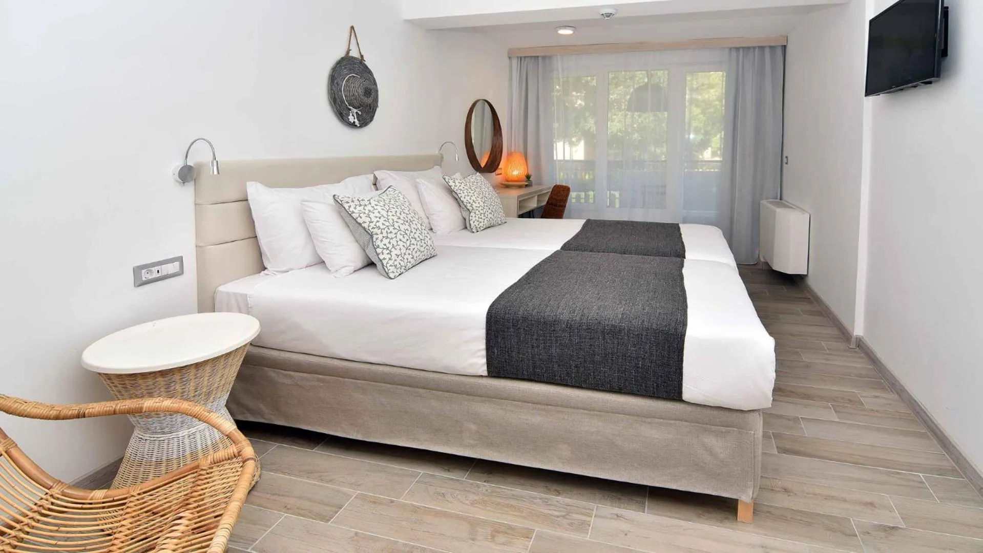 Animals, Bed in iHotel Sunny Beach