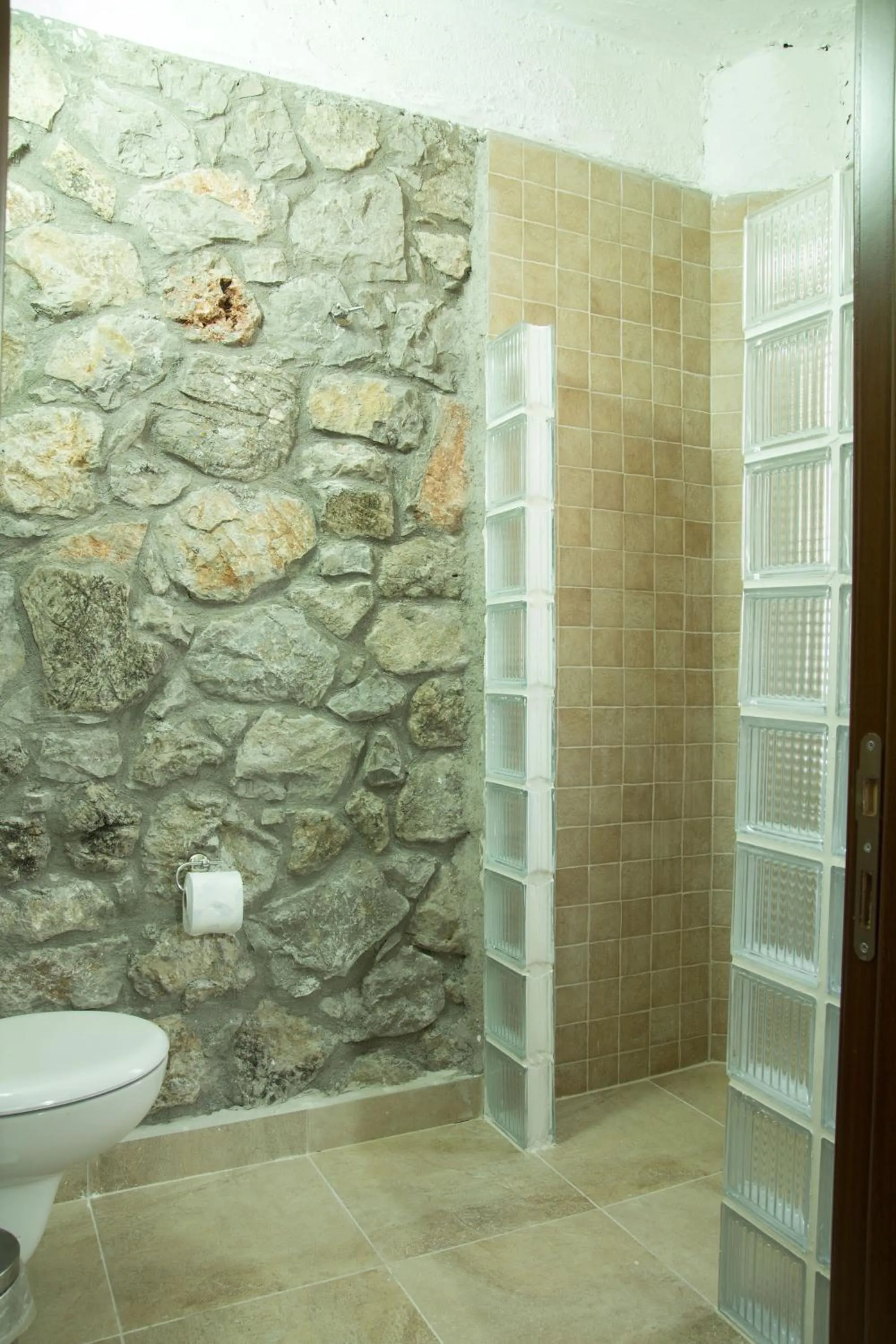 Bathroom in Doga Apartments