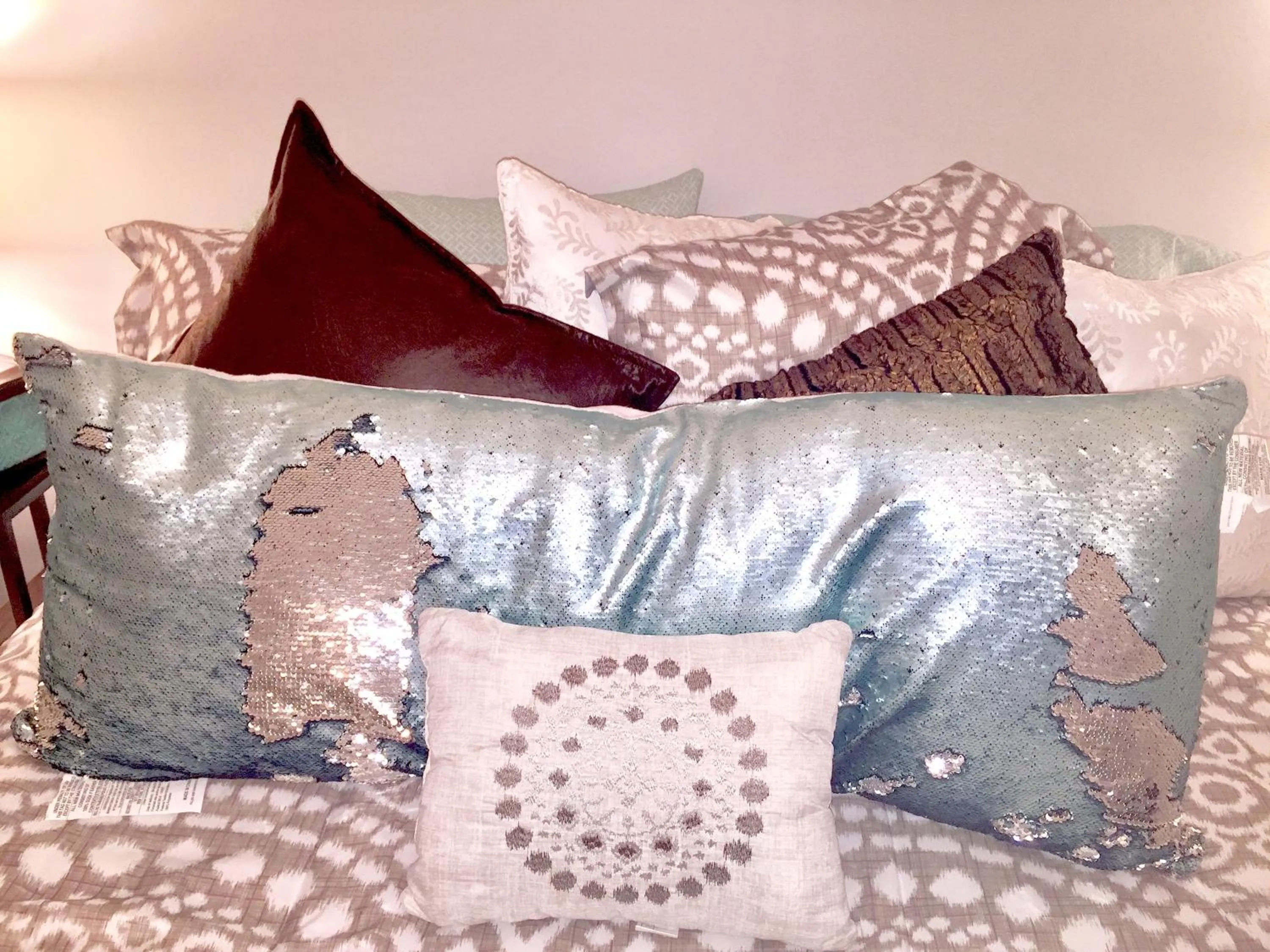 Decorative detail, Bed in Premier National Harbor House