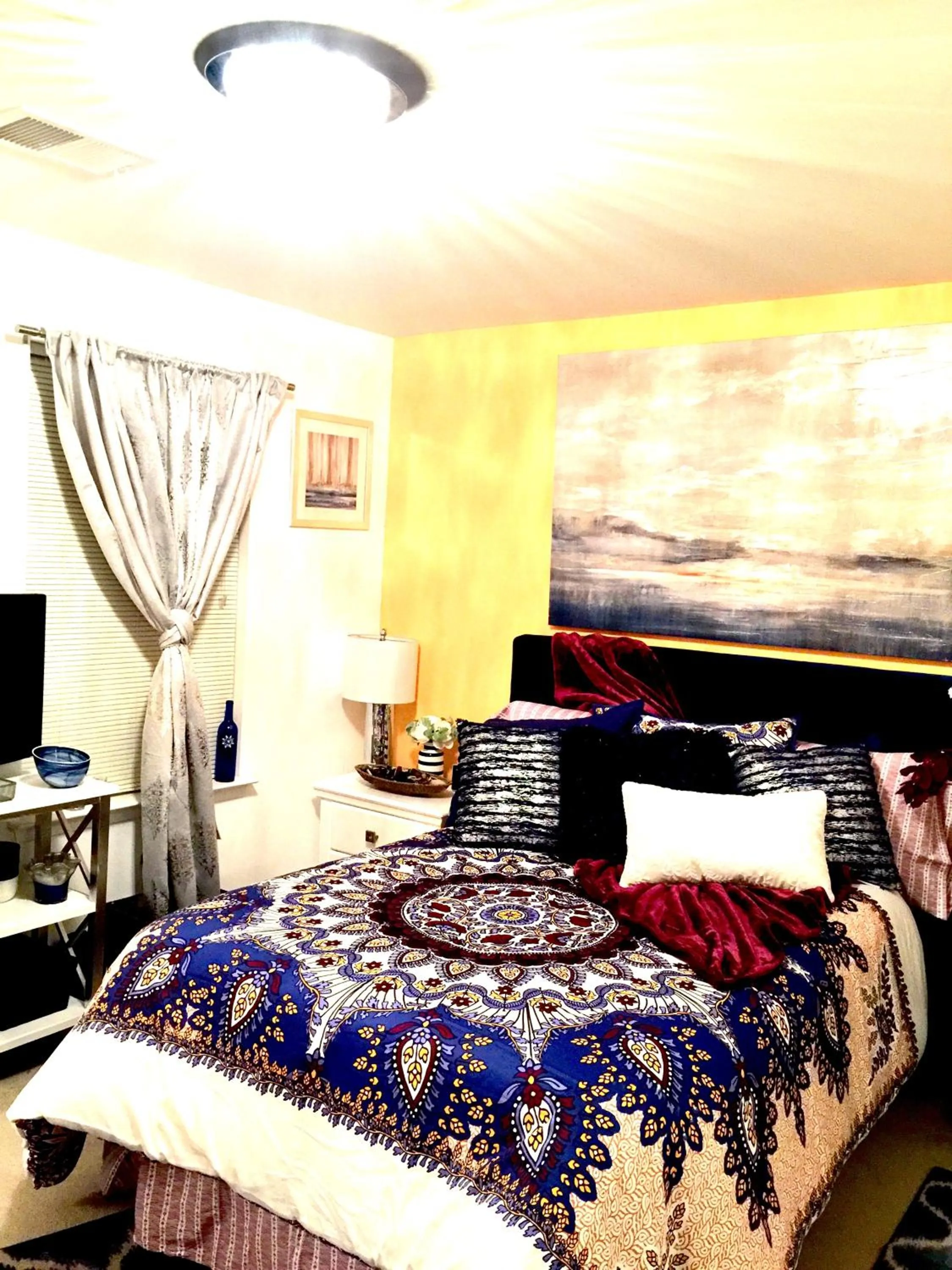 Bed in Premier National Harbor House