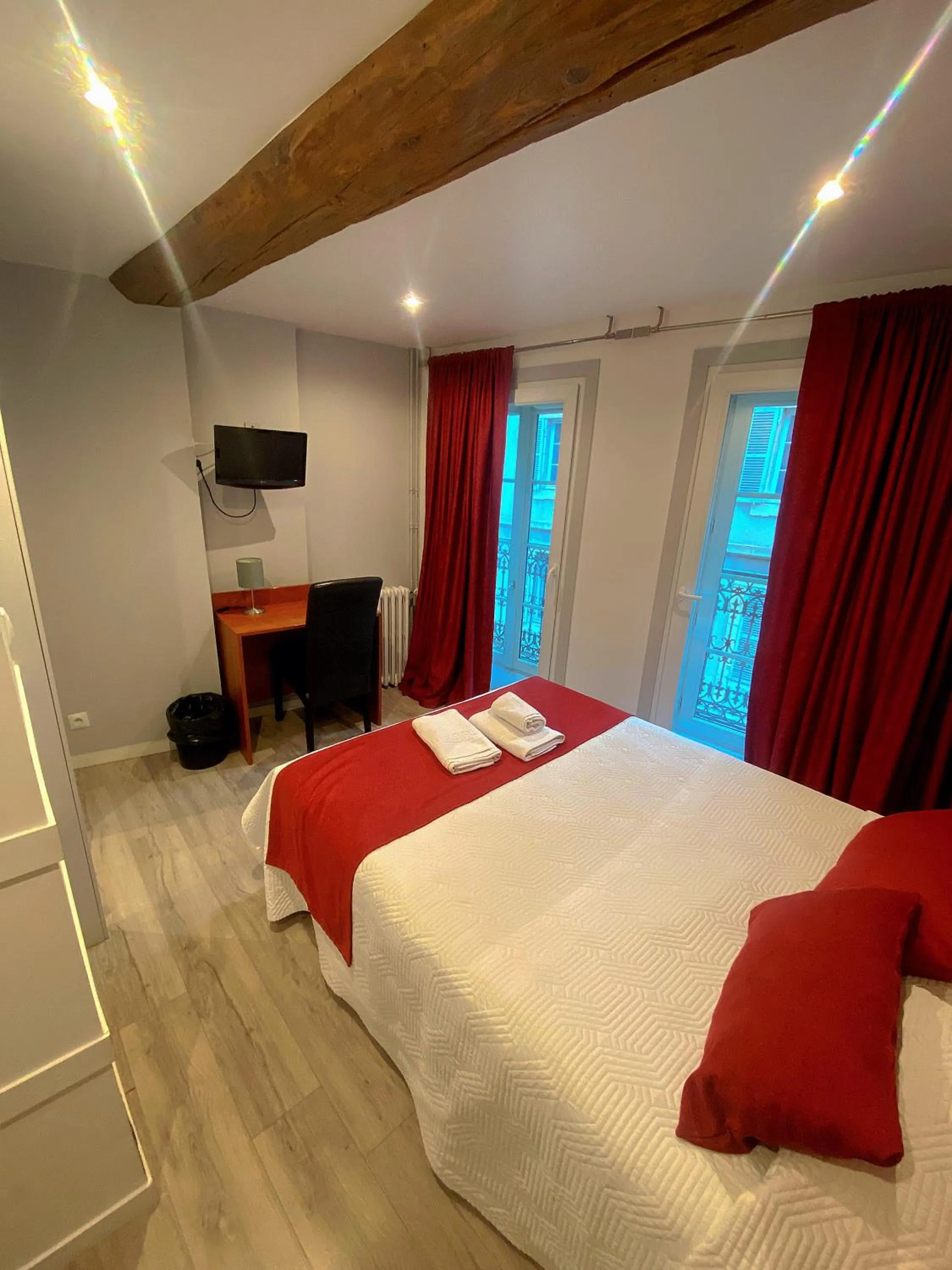 Bed in Hôtel Le Chambellan