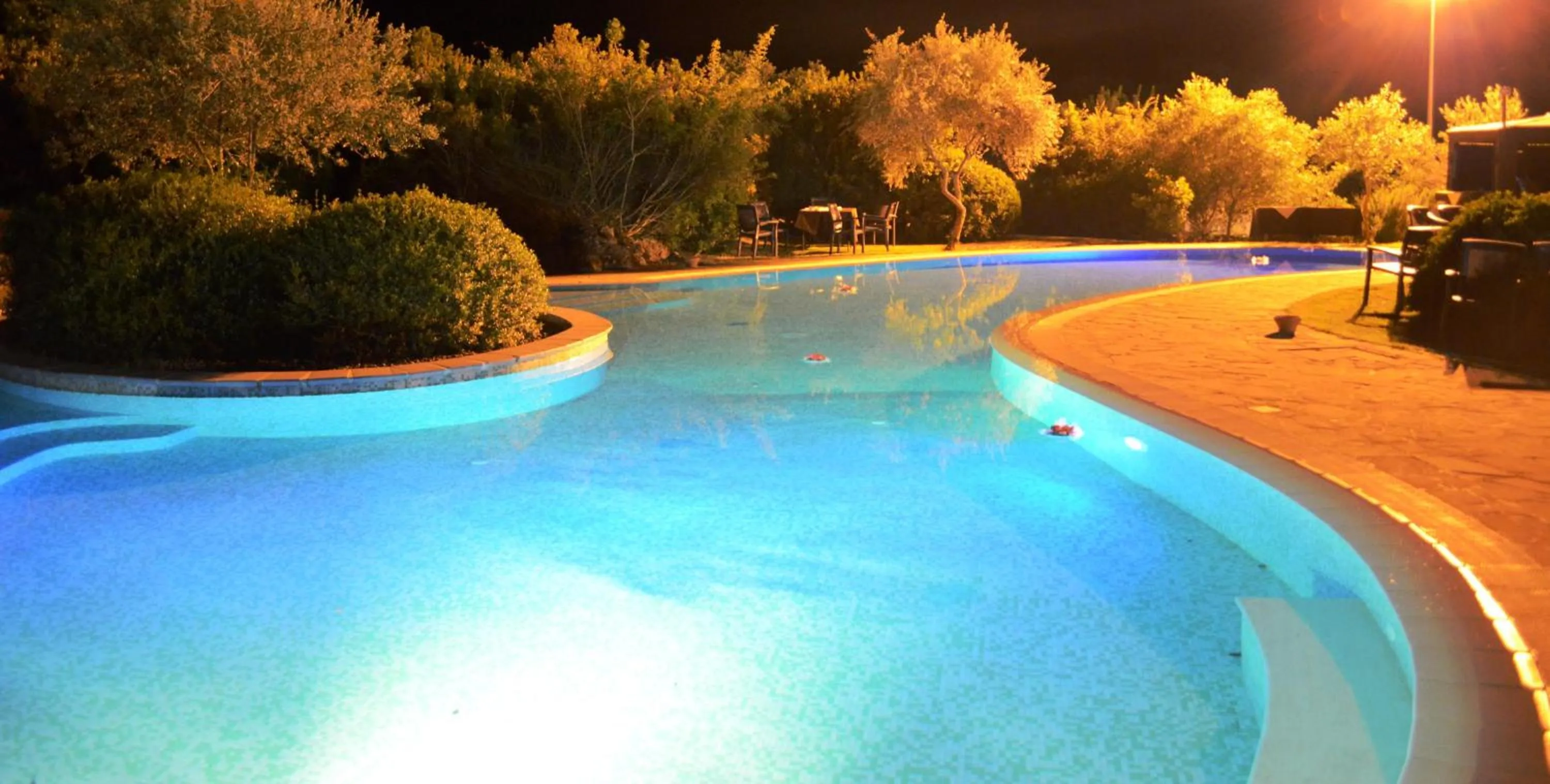 Swimming pool in Hotel Giardino Corte Rubja