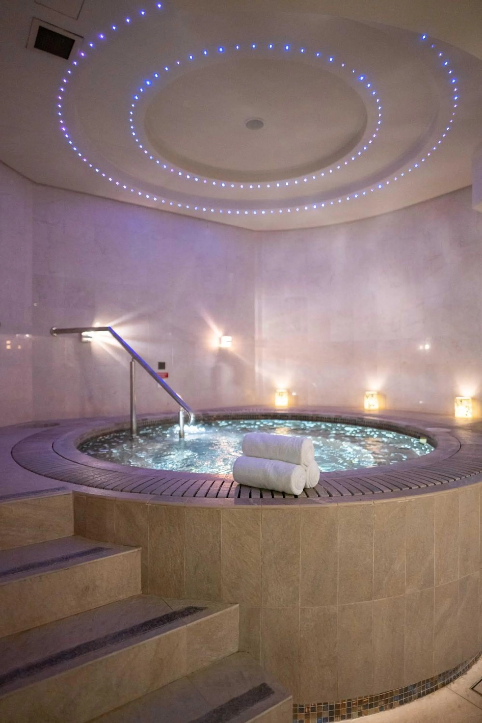 Hot Tub in Grand Hyatt Amman