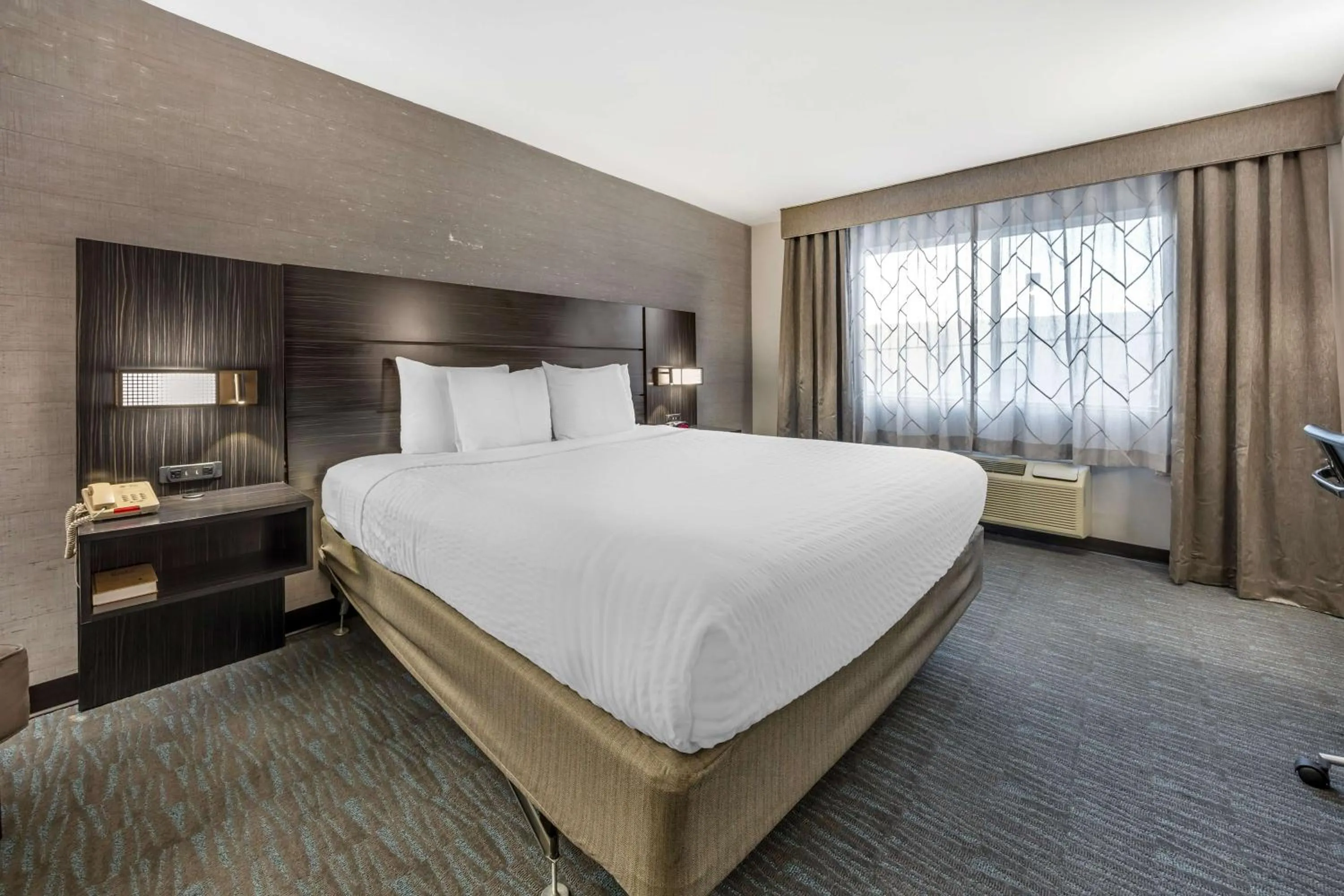 Bedroom, Bed in Best Western Plus North Las Vegas Inn & Suites