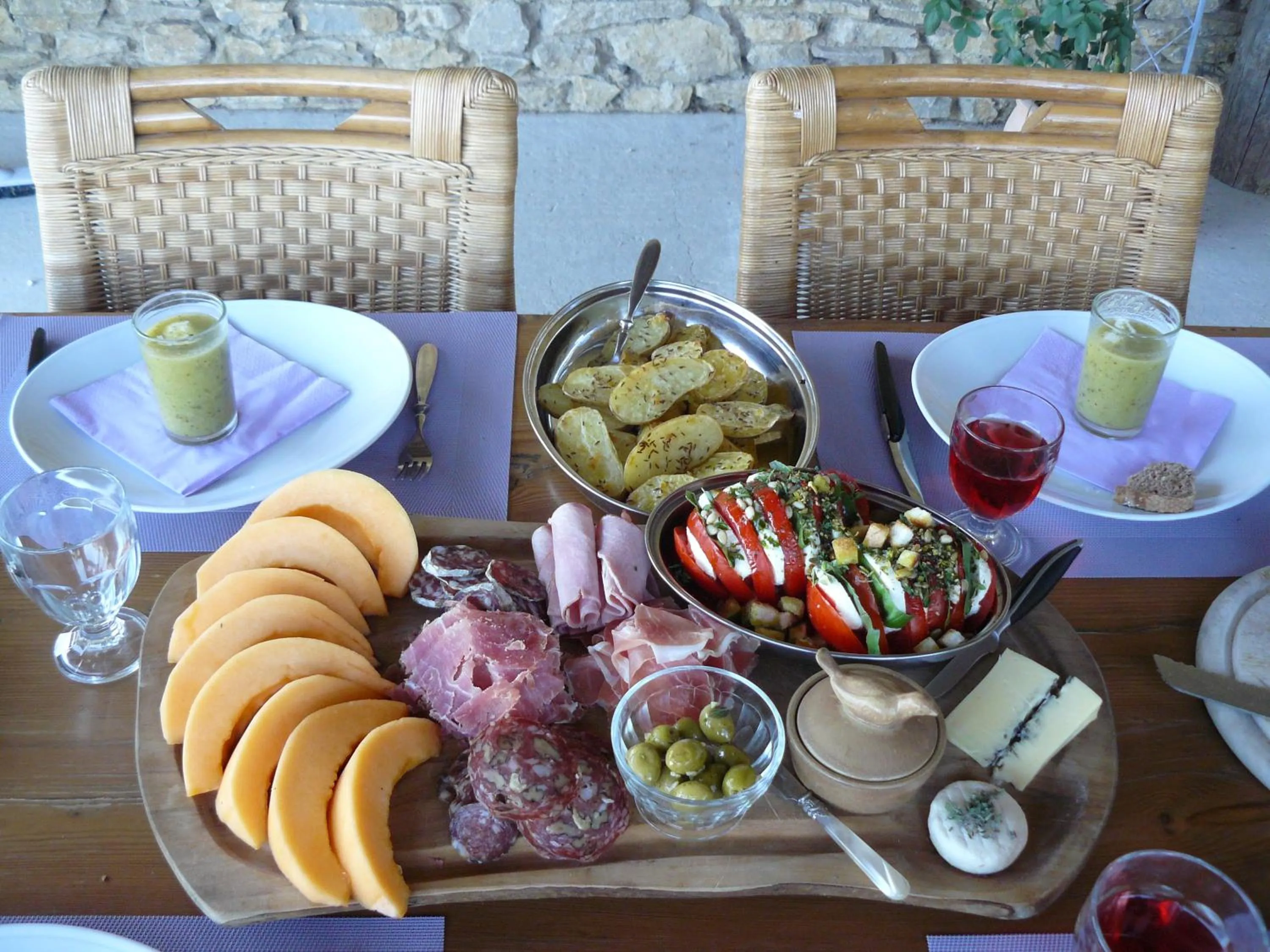 Food in Mas du Vieux Tilleul