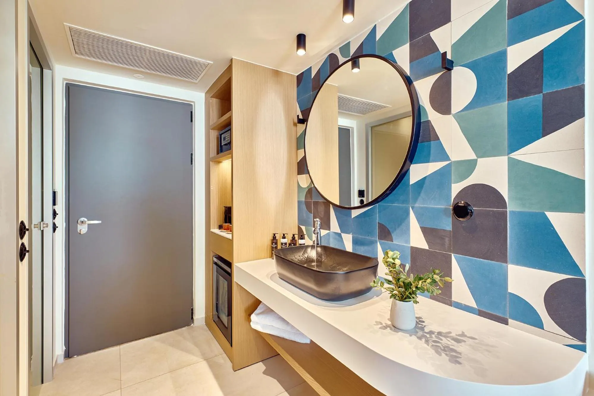 Bathroom in Paralos Kosta Alímia