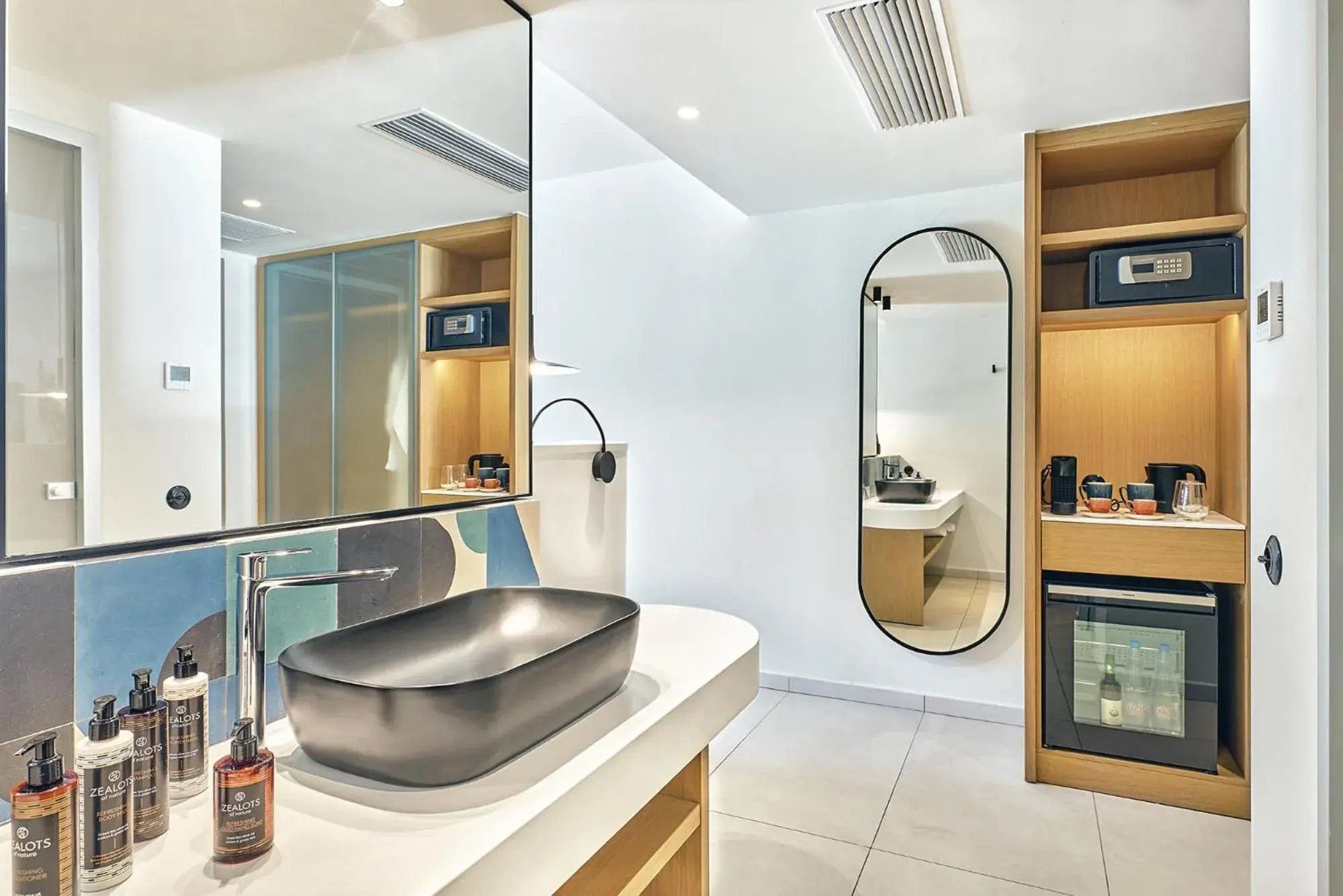 Junior Suite Garden View in Paralos Kosta Alímia Junior Suite Garden View in Paralos Kosta Alímia